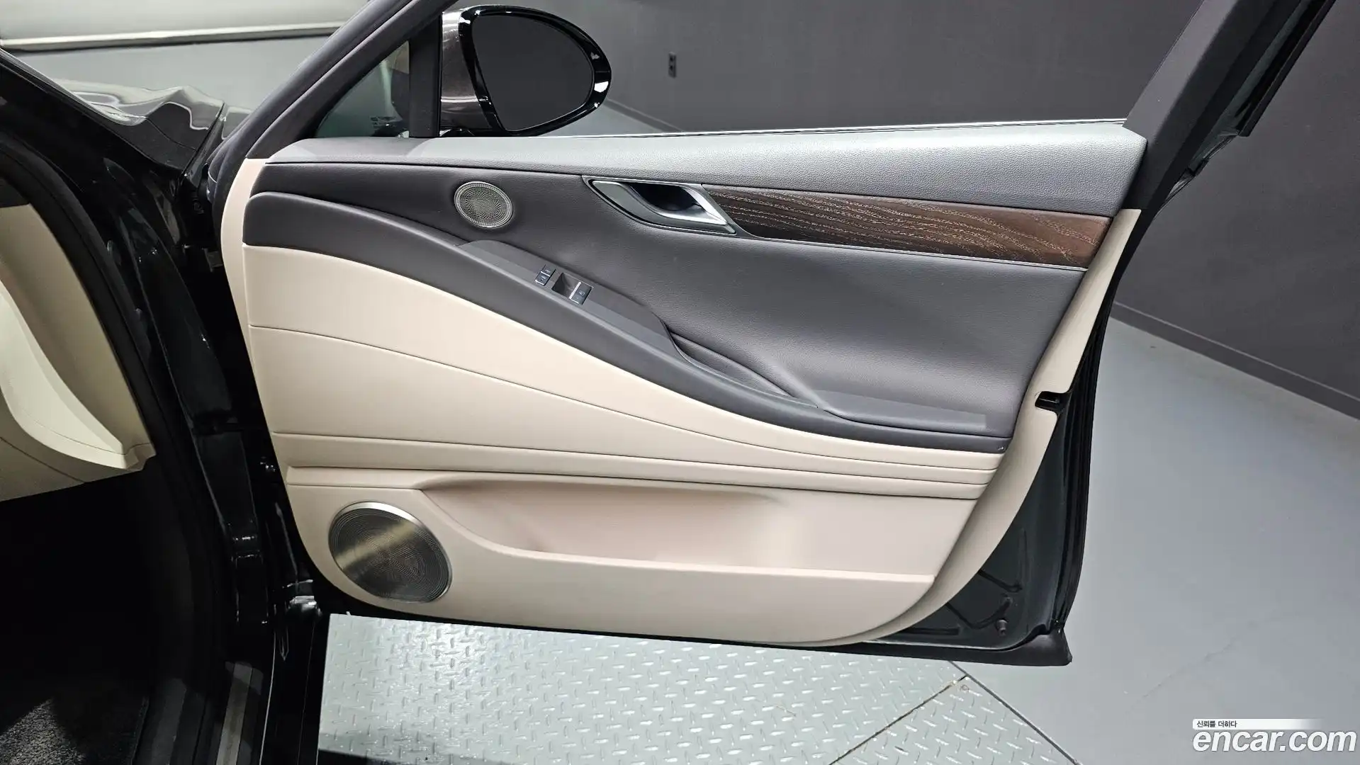 G80 Genesis 2022.2-INNER-034