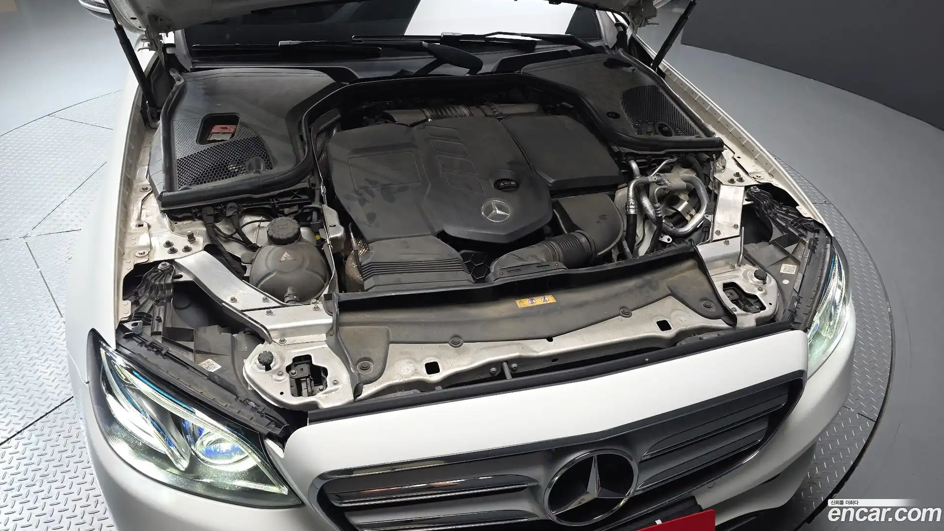 E-Class Mercedes-Benz 2017.0-OUTER-006