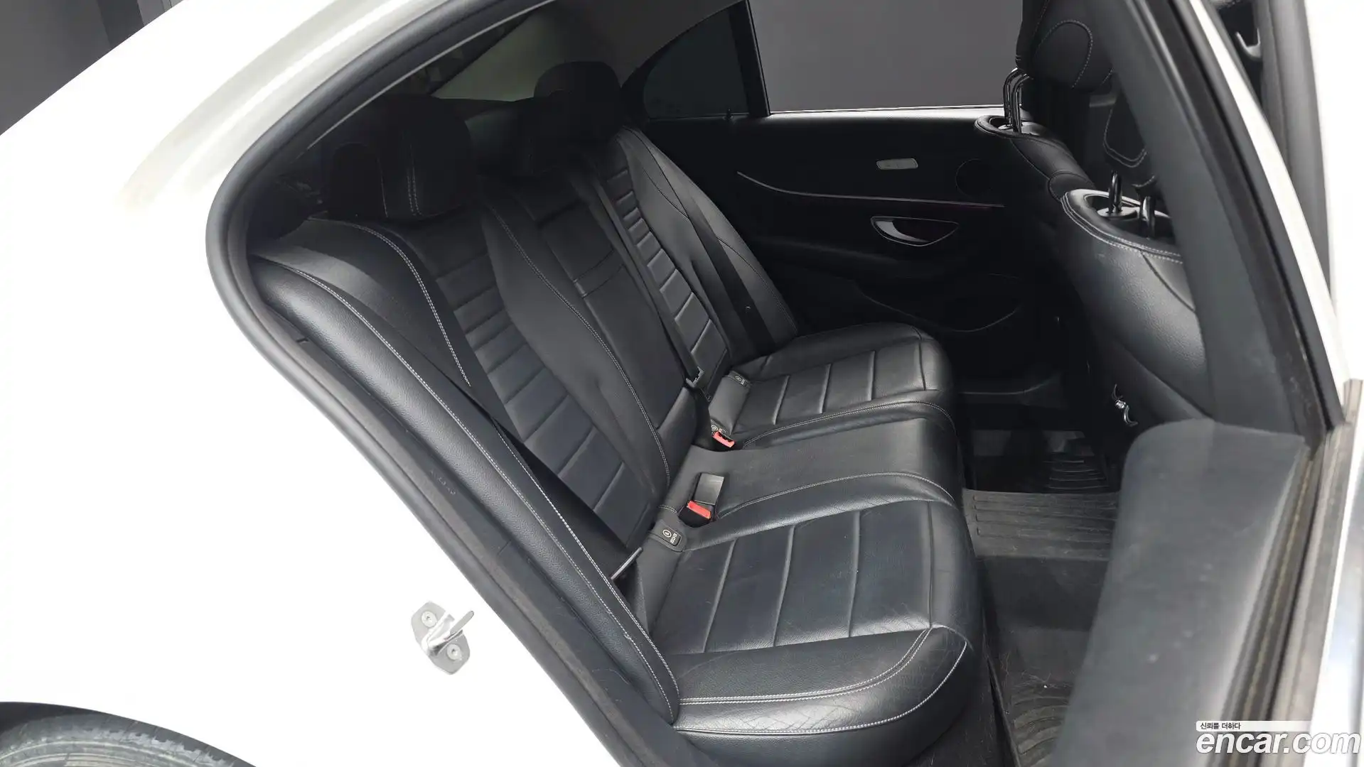 E-Class Mercedes-Benz 2017.0-OPTION-016