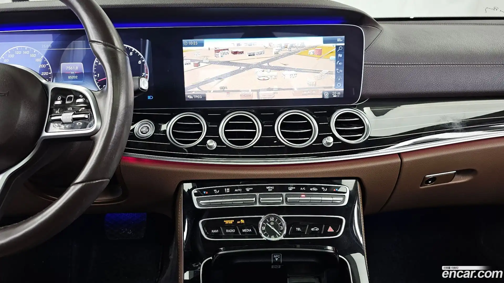 E-Class Mercedes-Benz 2019.6-OPTION-018