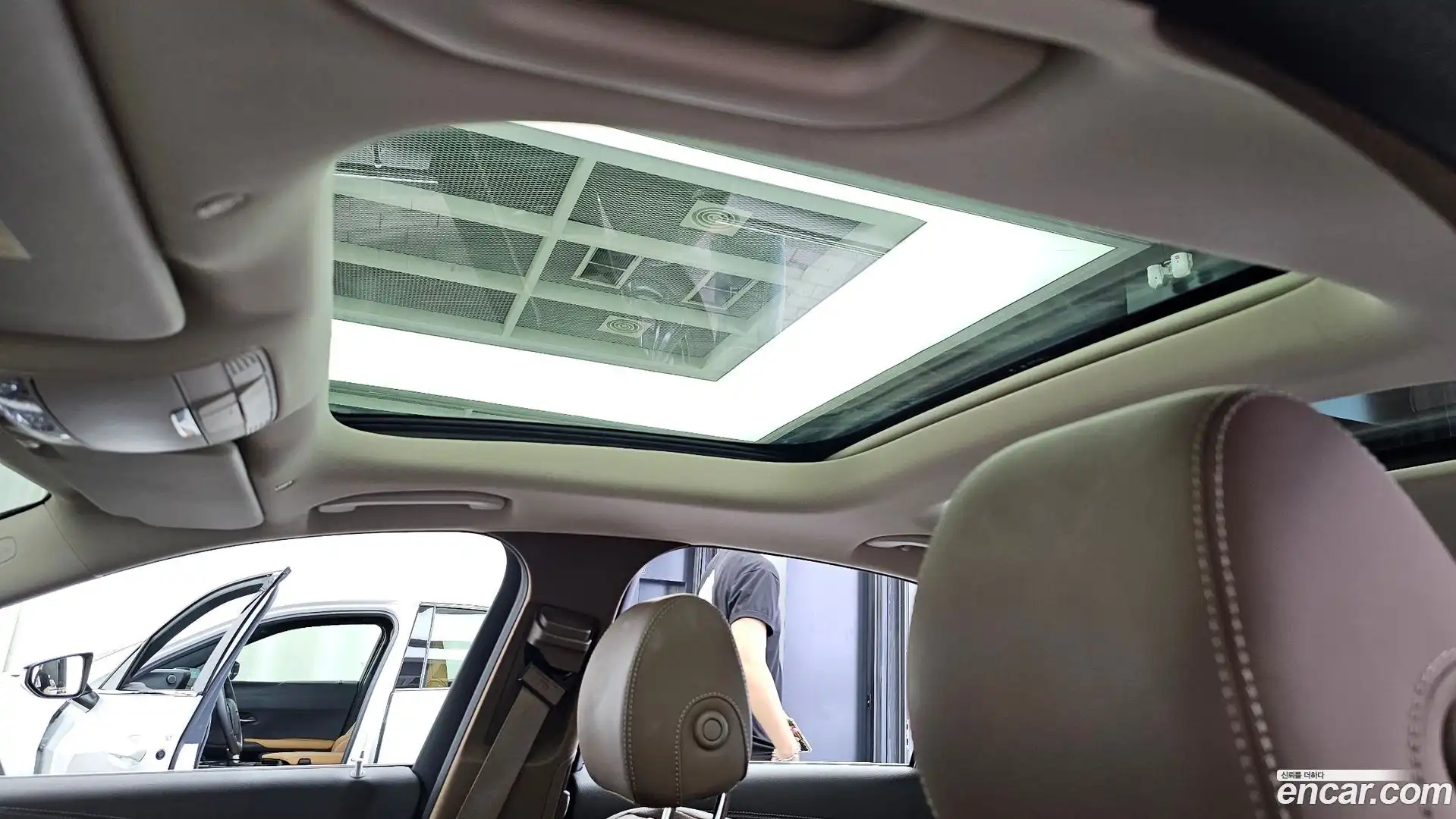 E-Class Mercedes-Benz 2019.6-OPTION-023
