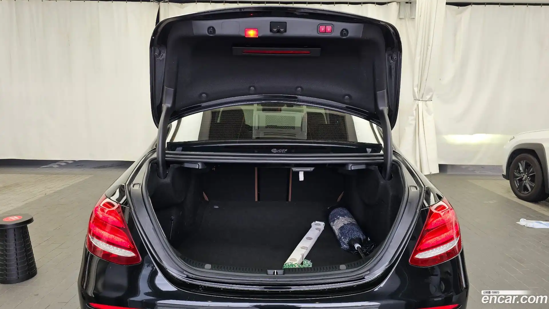 E-Class Mercedes-Benz 2019.6-OPTION-024