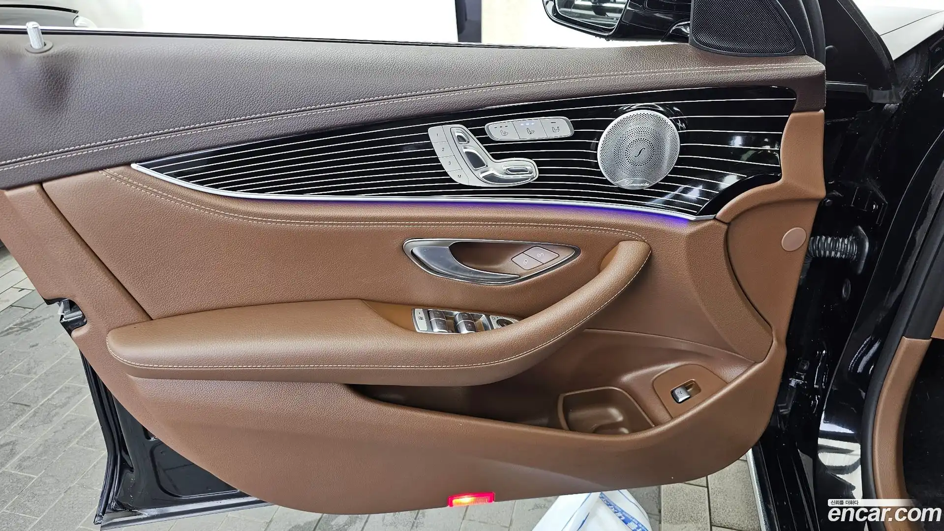 E-Class Mercedes-Benz 2019.6-INNER-034