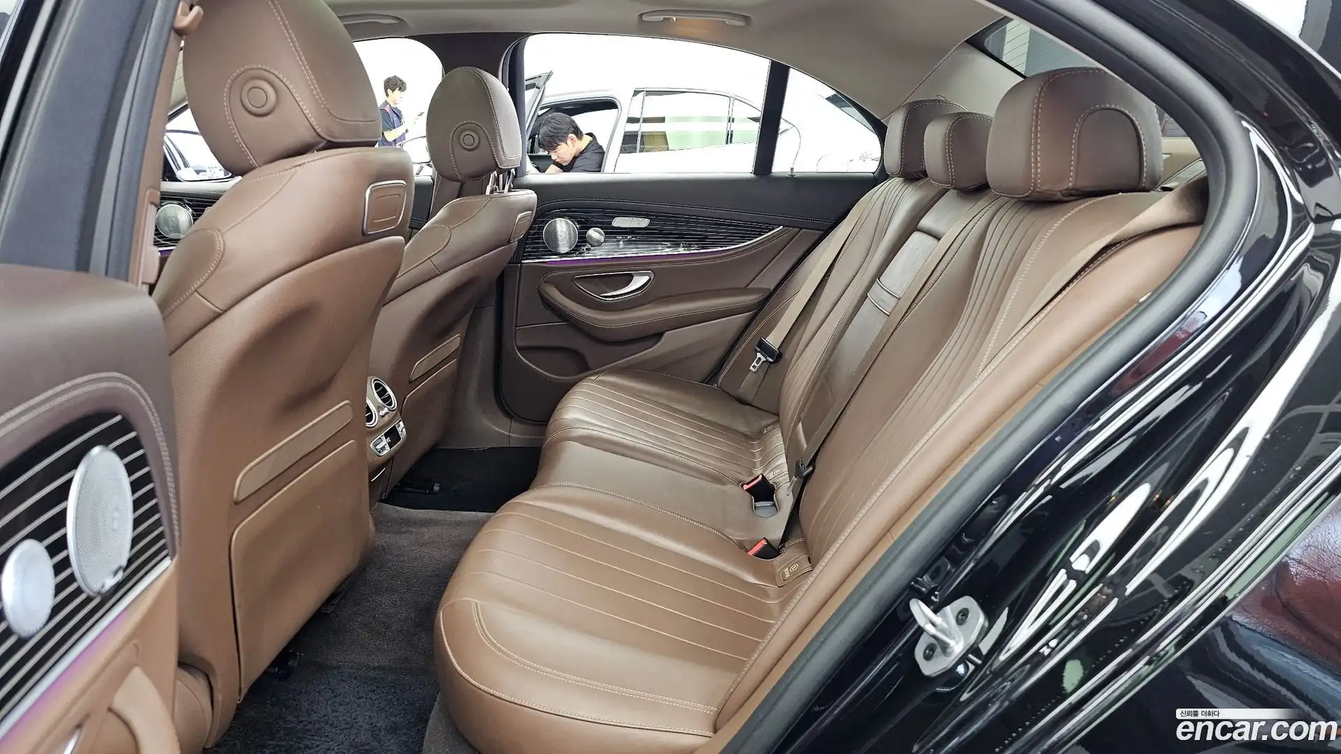 E-Class Mercedes-Benz 2019.6-INNER-036