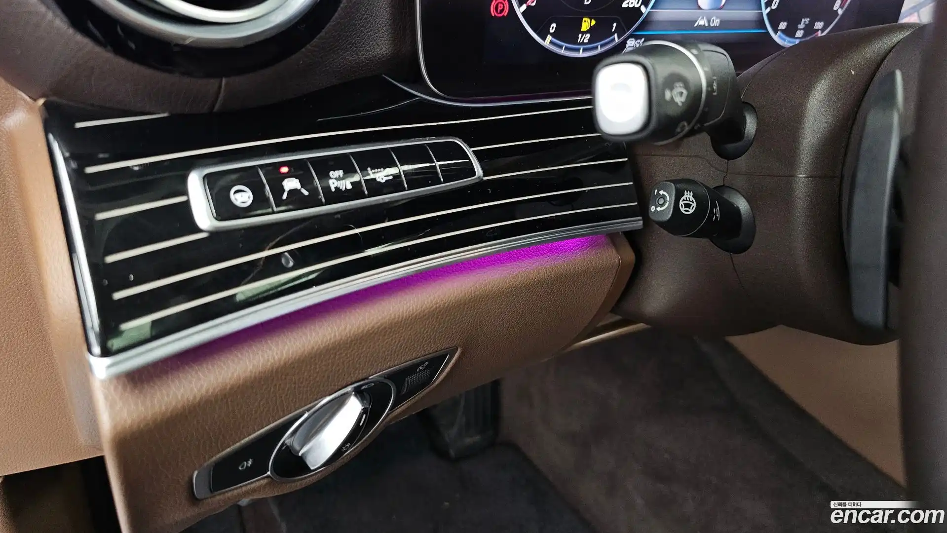 E-Class Mercedes-Benz 2019.6-OPTION-041
