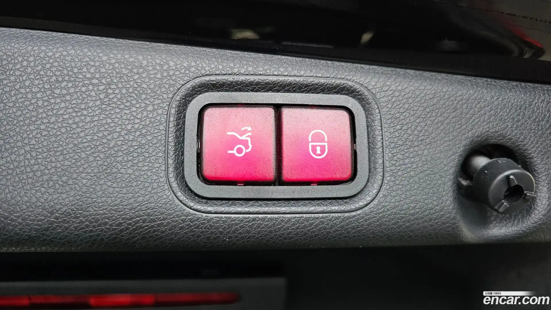 E-Class Mercedes-Benz 2019.6-OPTION-043