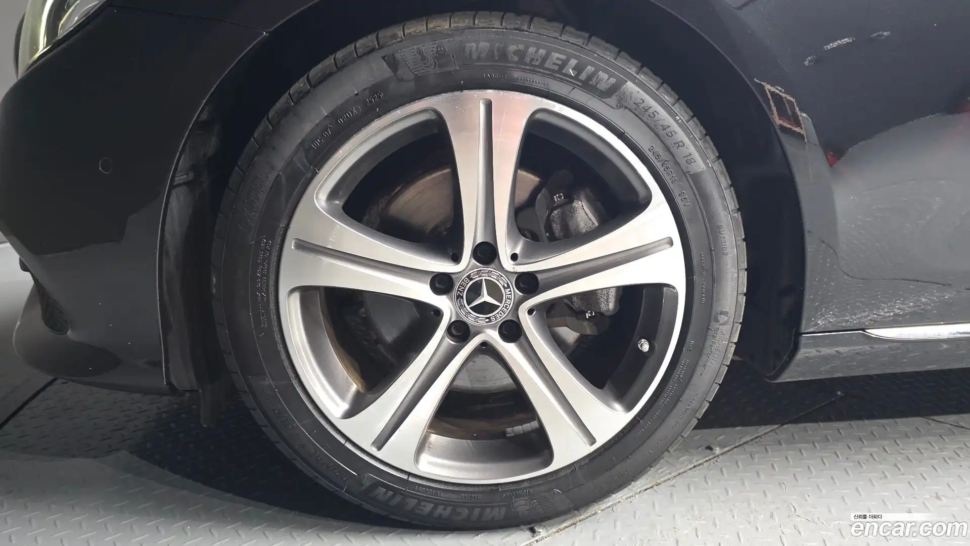 E-Class Mercedes-Benz 2018.2-OUTER-005