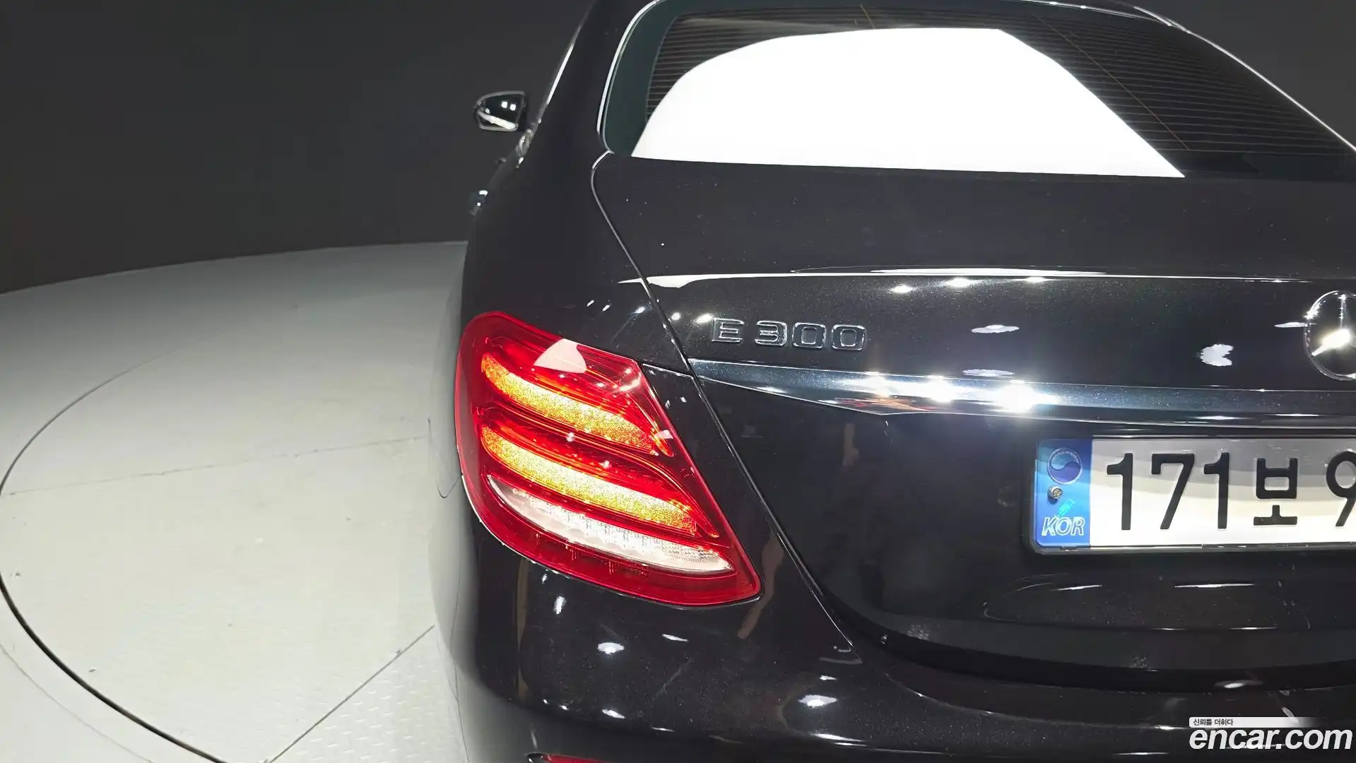 E-Class Mercedes-Benz 2018.2-OUTER-033