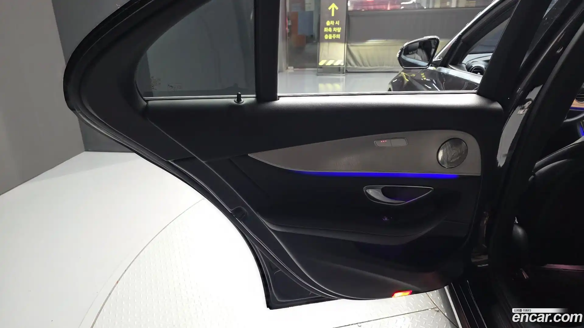 E-Class Mercedes-Benz 2018.2-INNER-035