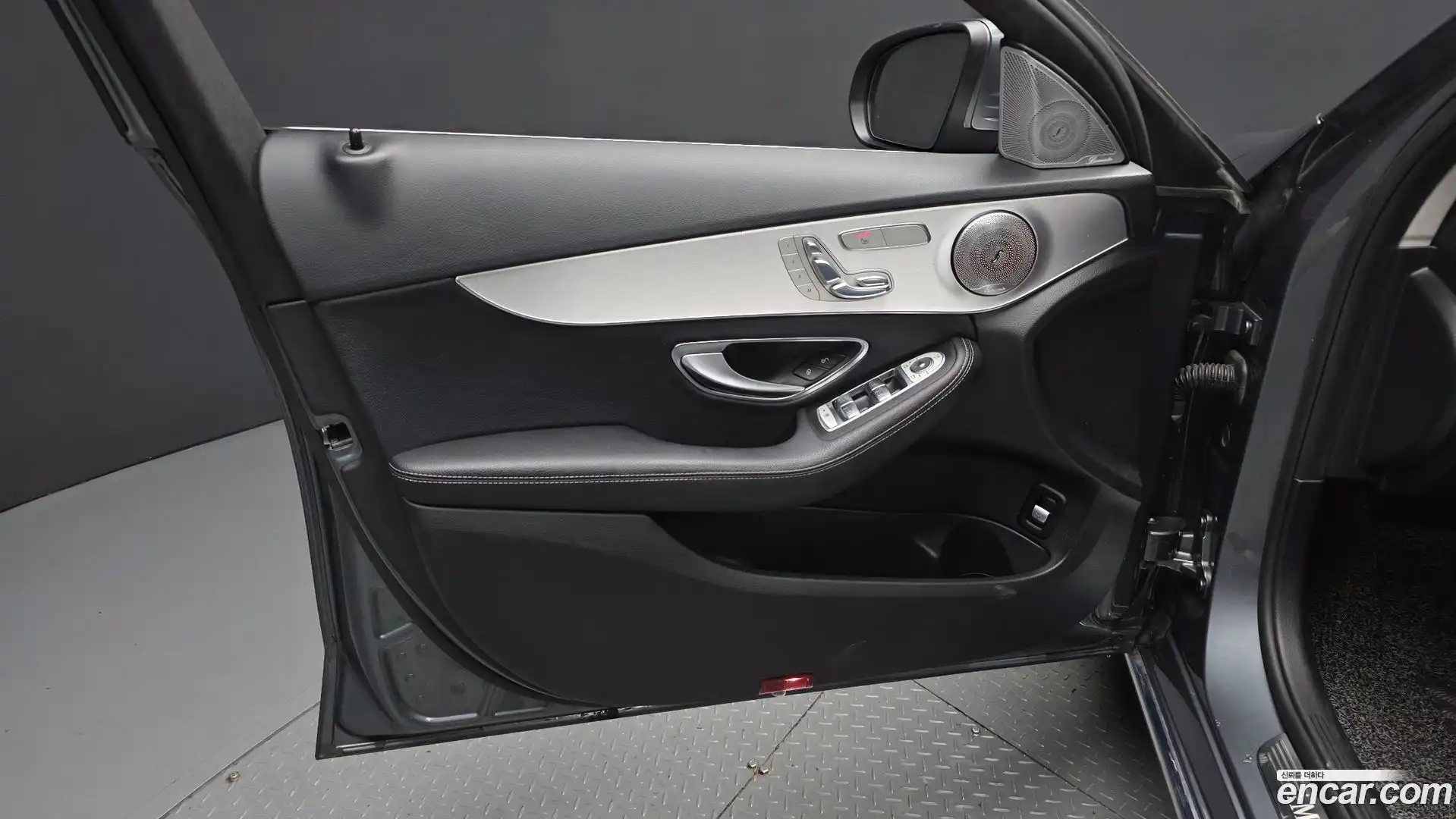 C-Class Mercedes-Benz 2017.7-INNER-034