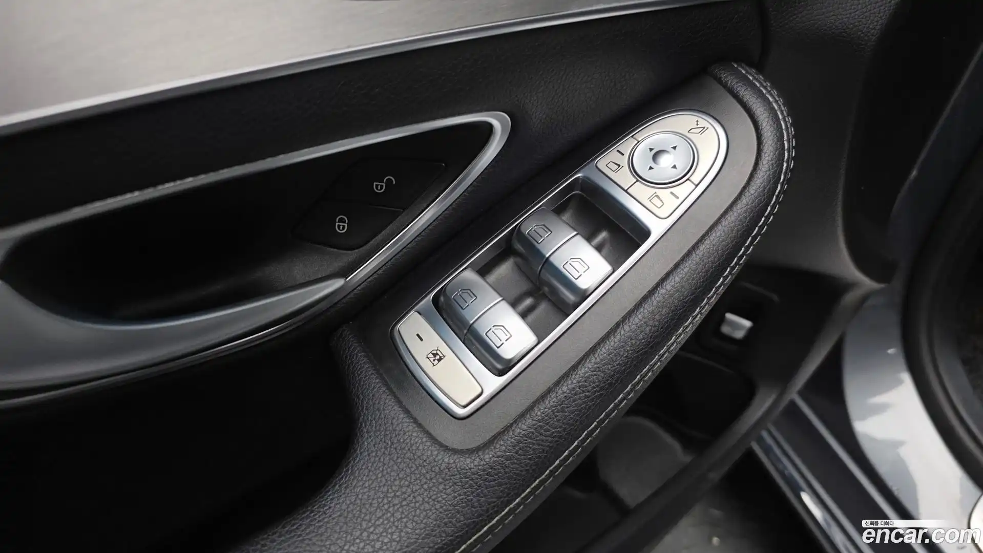 C-Class Mercedes-Benz 2017.7-OPTION-040