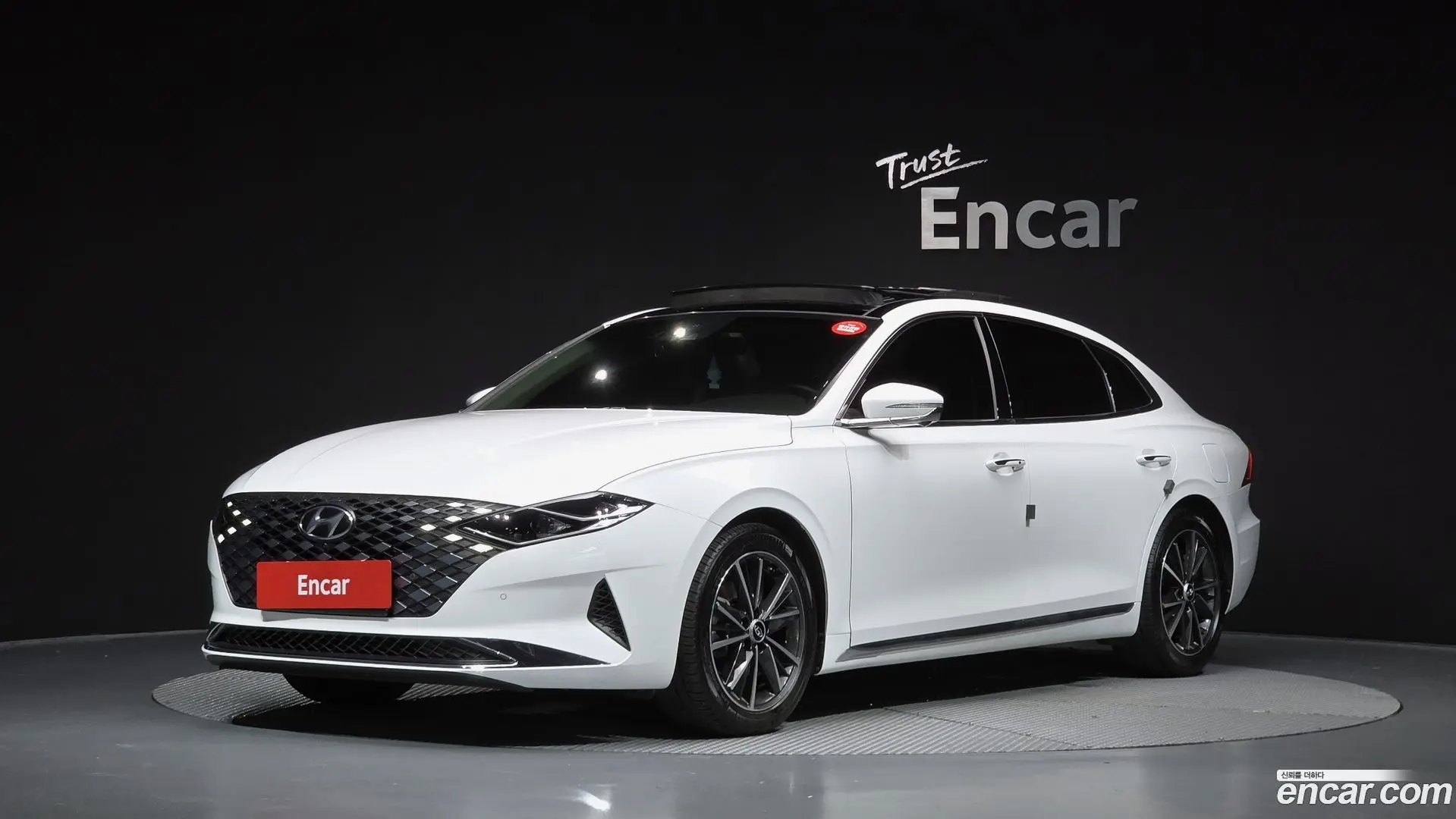 Main__Slider__Photo:Grandeur Hyundai 2020.10-0