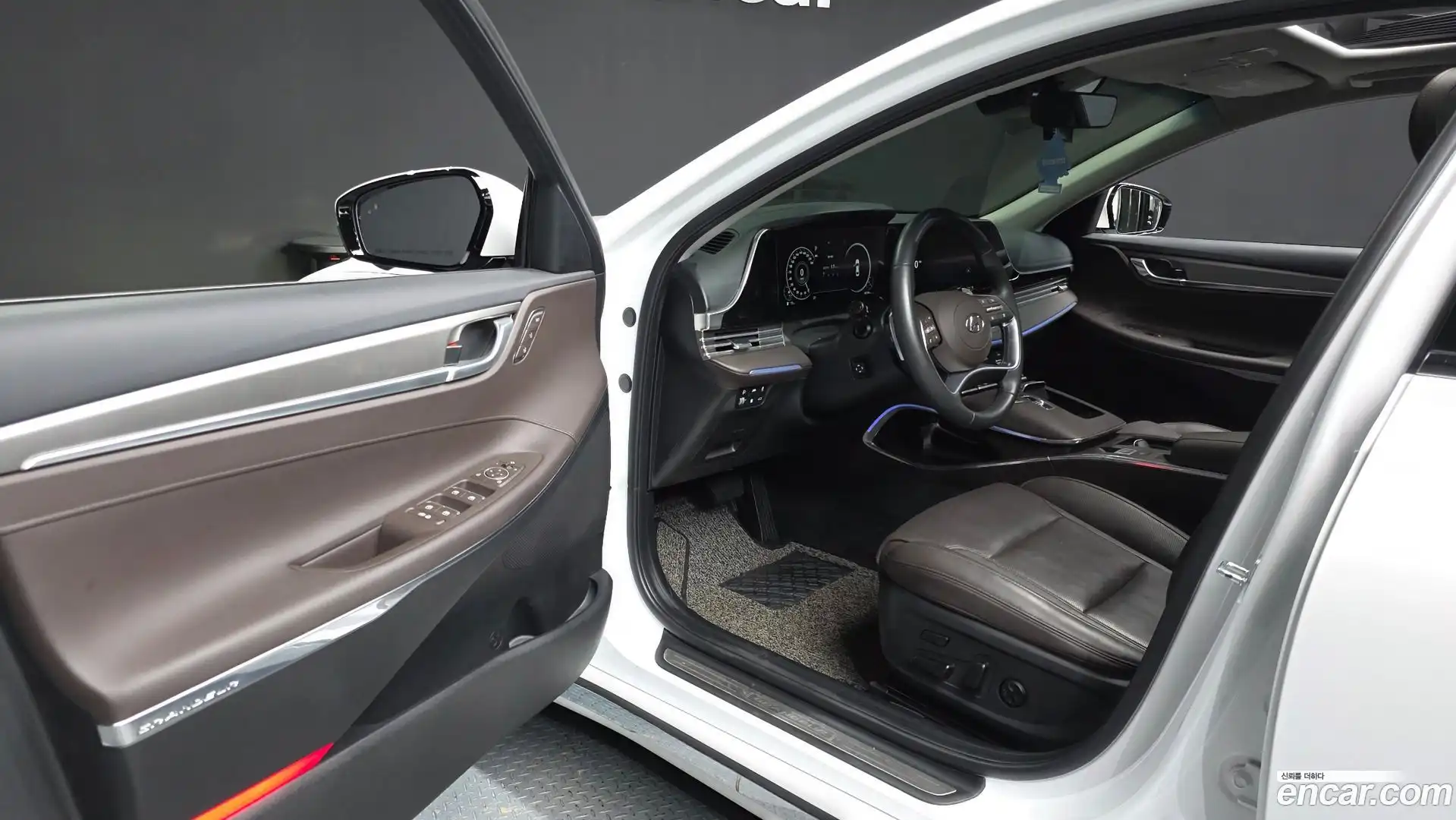Grandeur Hyundai 2020.10-INNER-010
