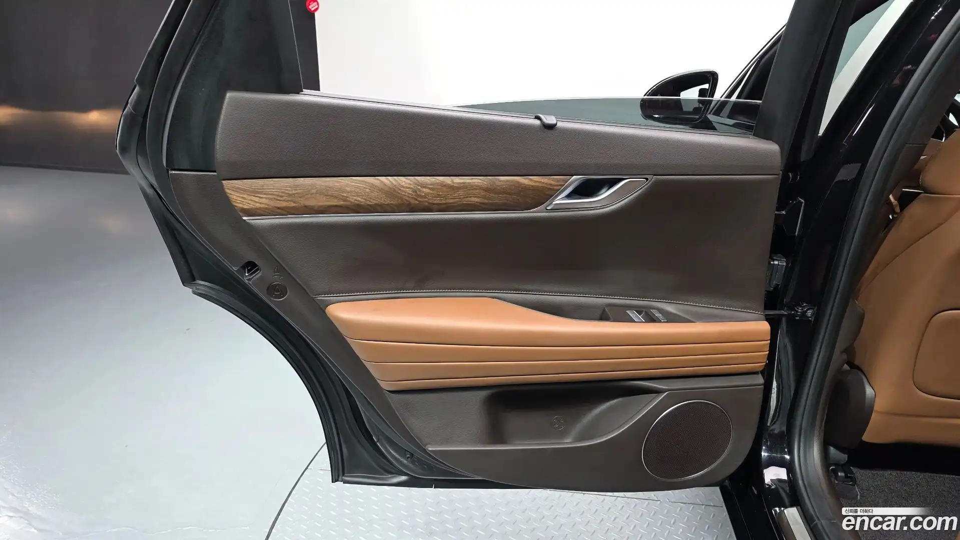 G80 Genesis 2021.7-INNER-035