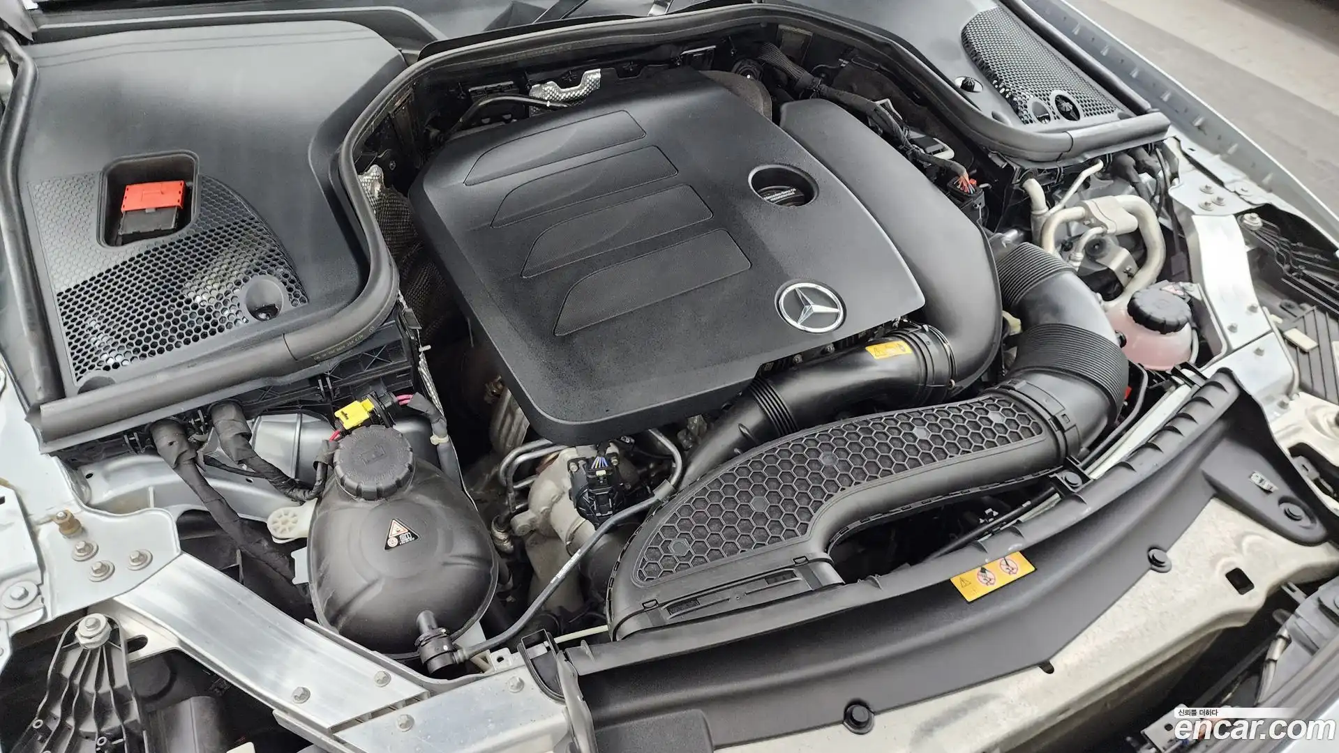 E-Class Mercedes-Benz 2022.6-OUTER-006