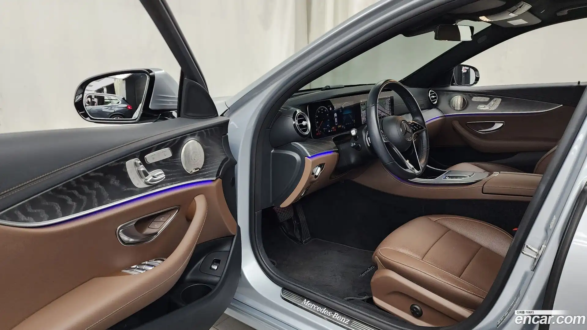 E-Class Mercedes-Benz 2022.6-INNER-010