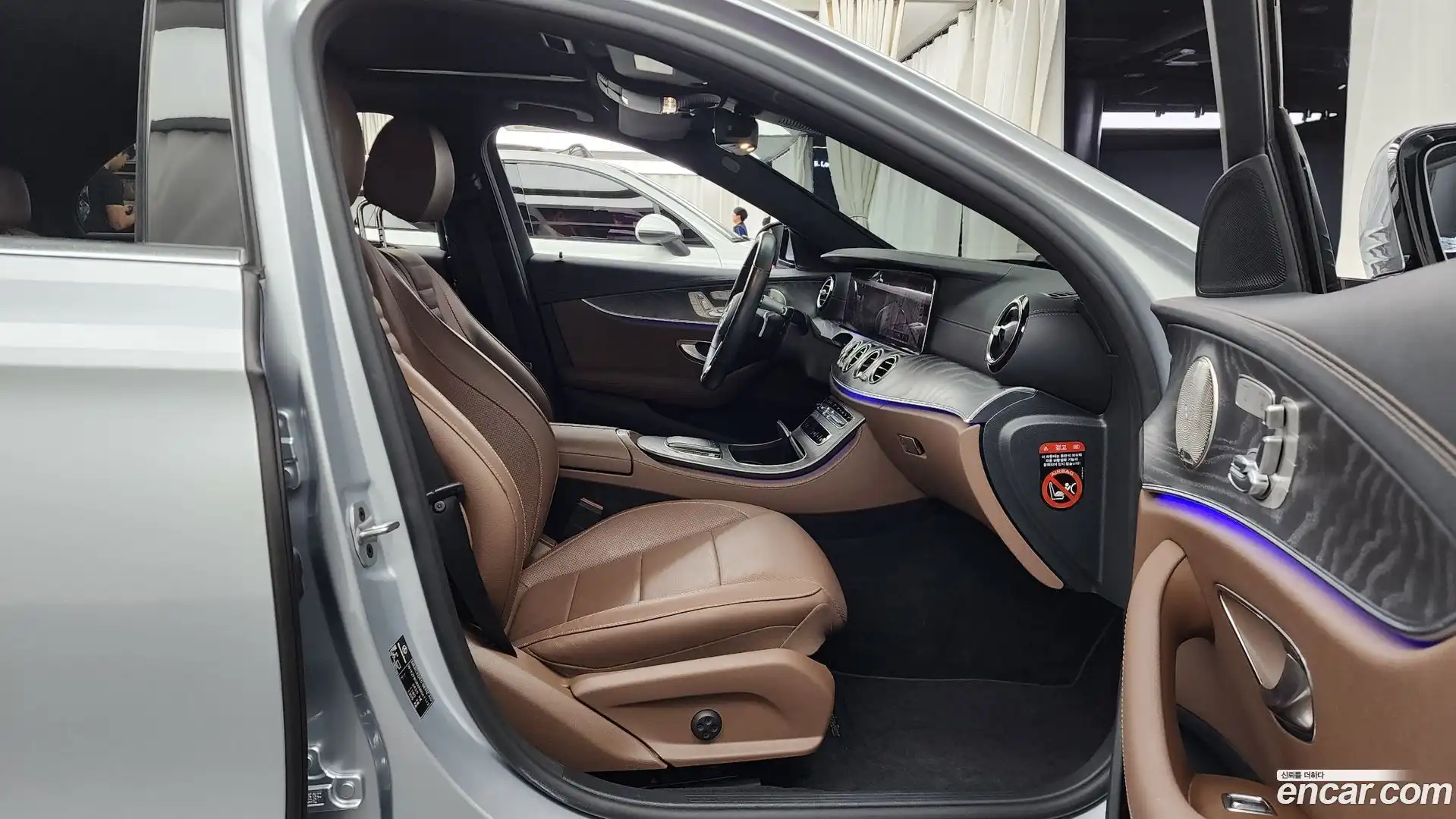 E-Class Mercedes-Benz 2022.6-OPTION-015