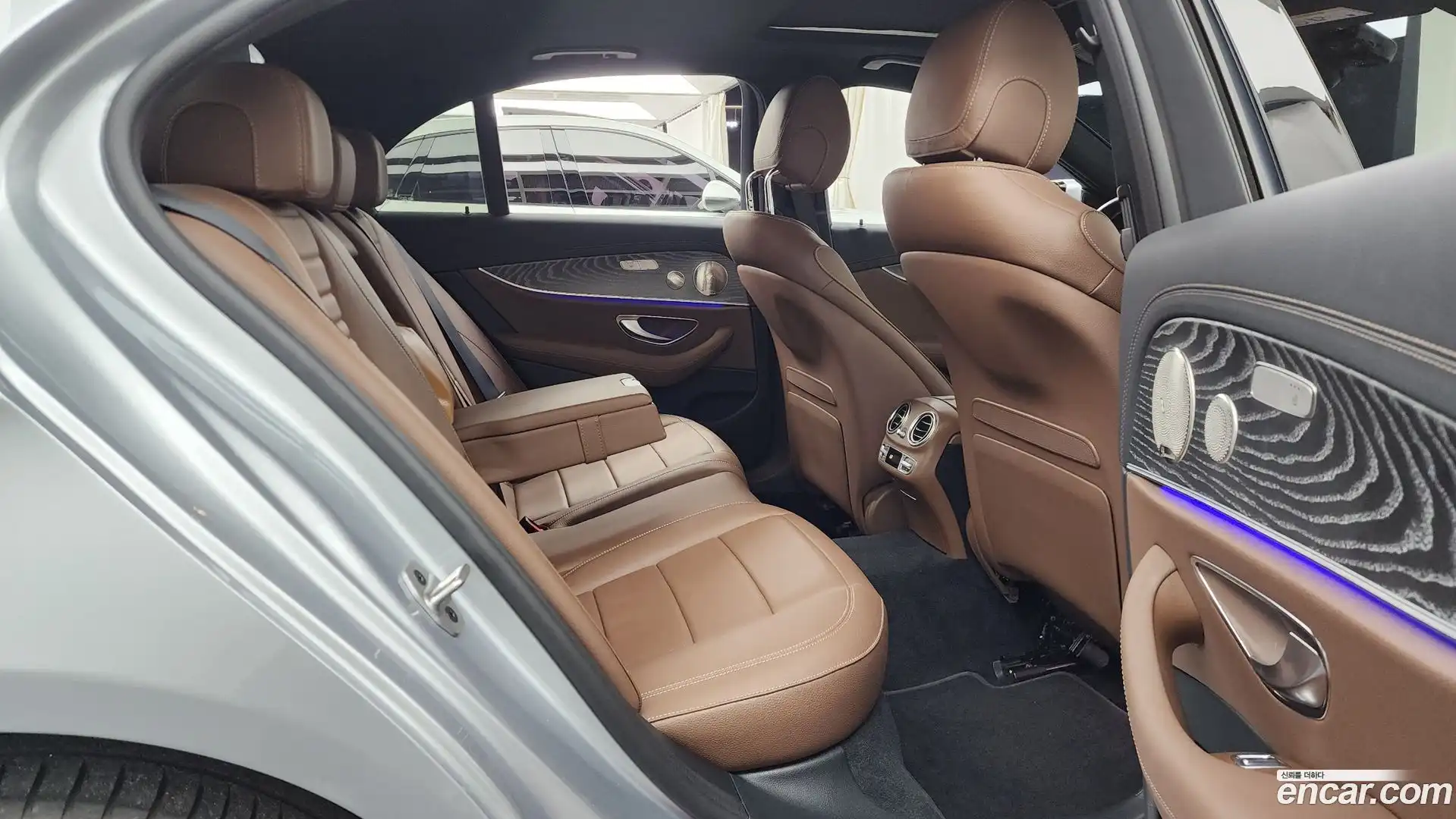 E-Class Mercedes-Benz 2022.6-OPTION-016