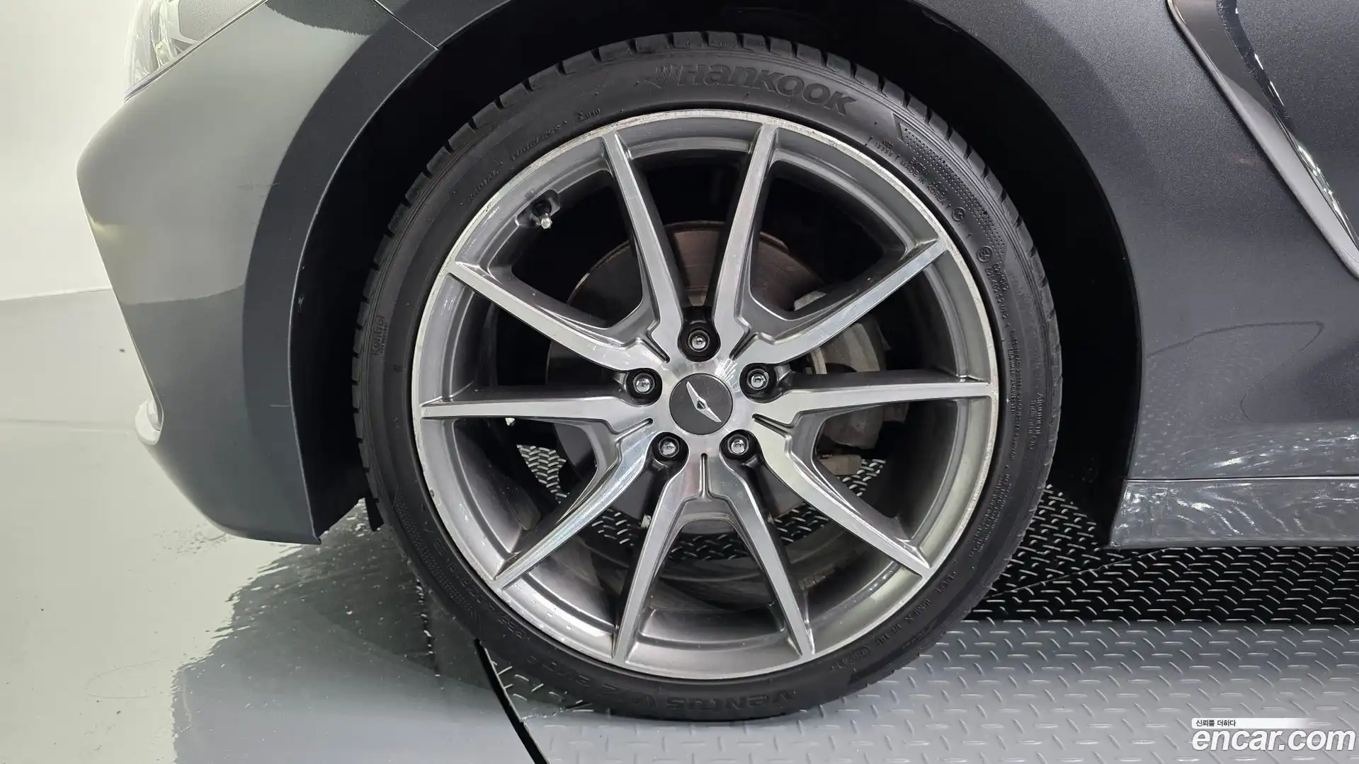 G70 Genesis 2018.0-OUTER-005