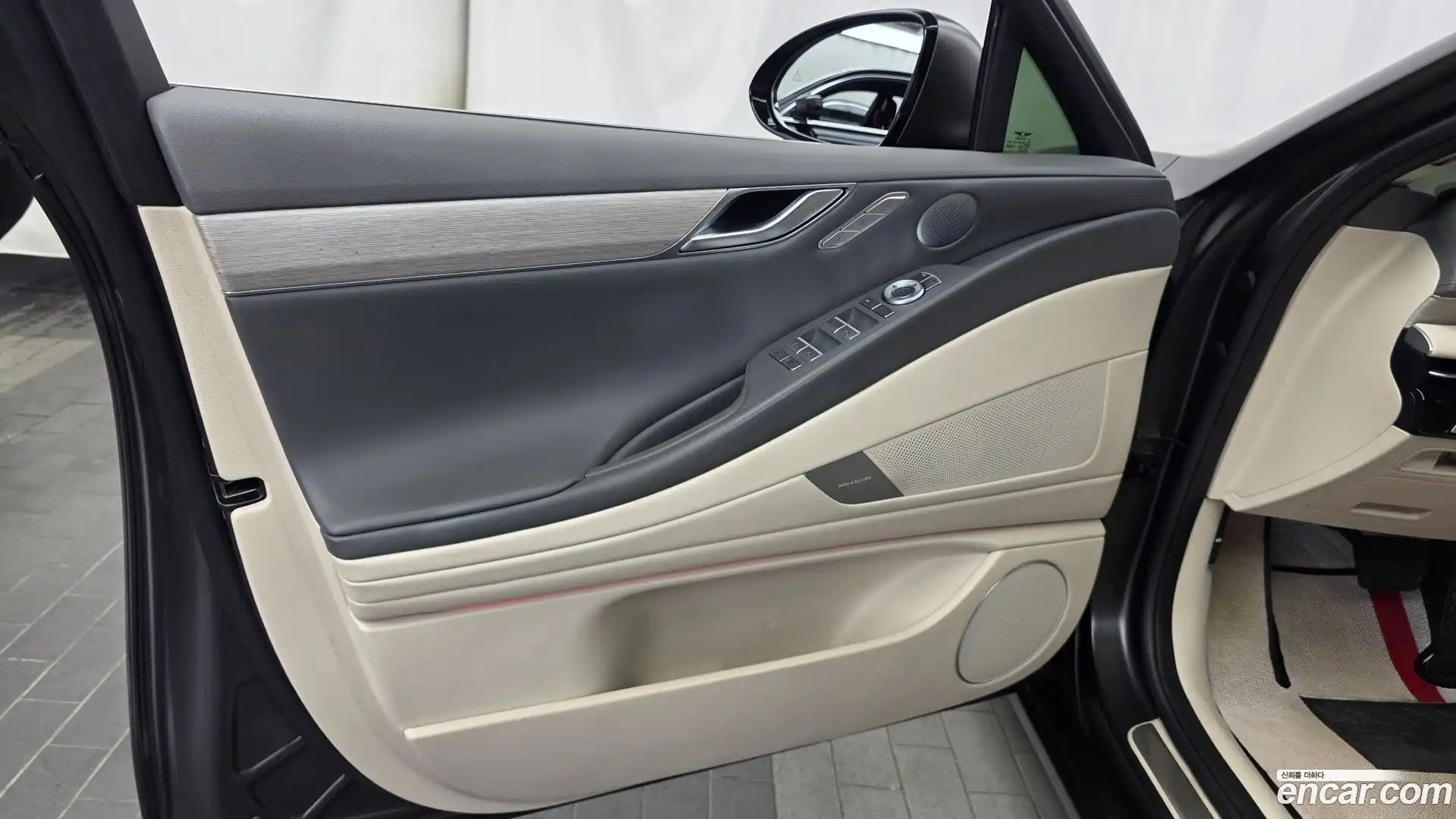 G80 Genesis 2024.0-INNER-034