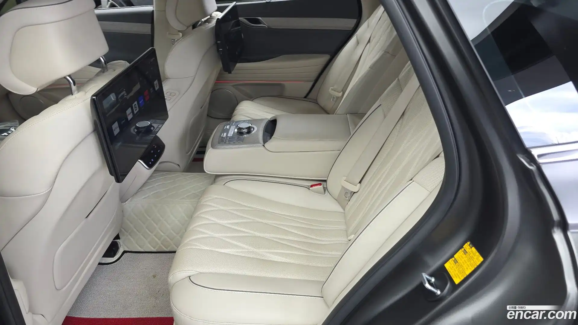 G80 Genesis 2024.0-INNER-036