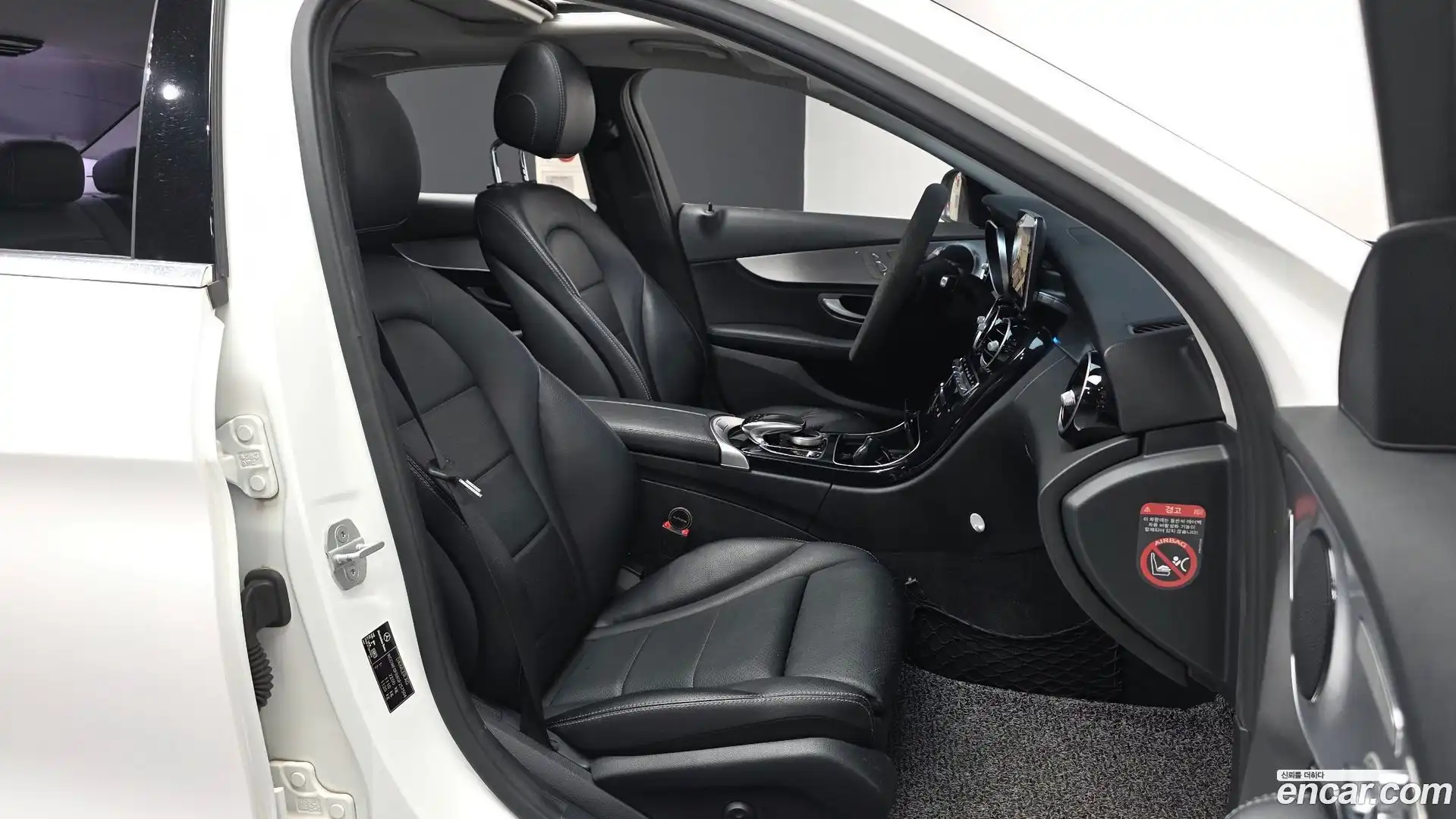 C-Class Mercedes-Benz 2015.9-OPTION-015