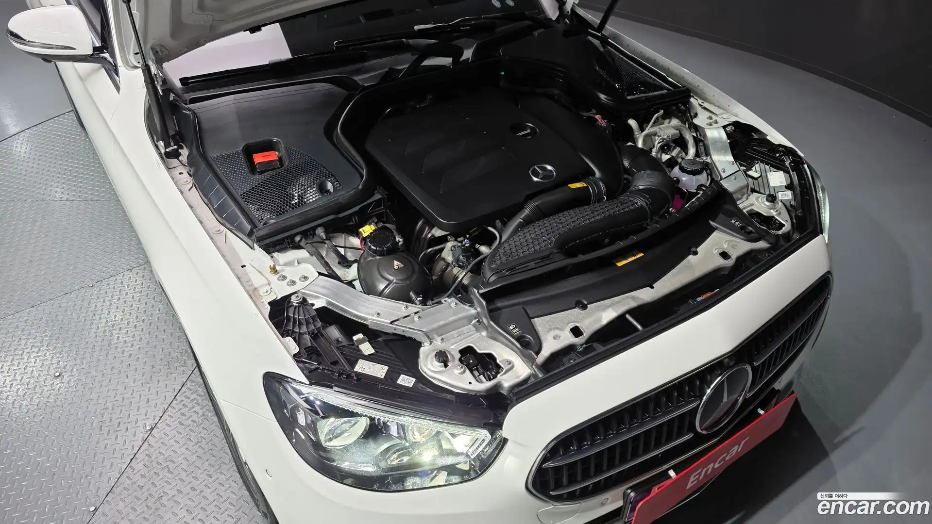 E-Class Mercedes-Benz 2022.3-OUTER-006