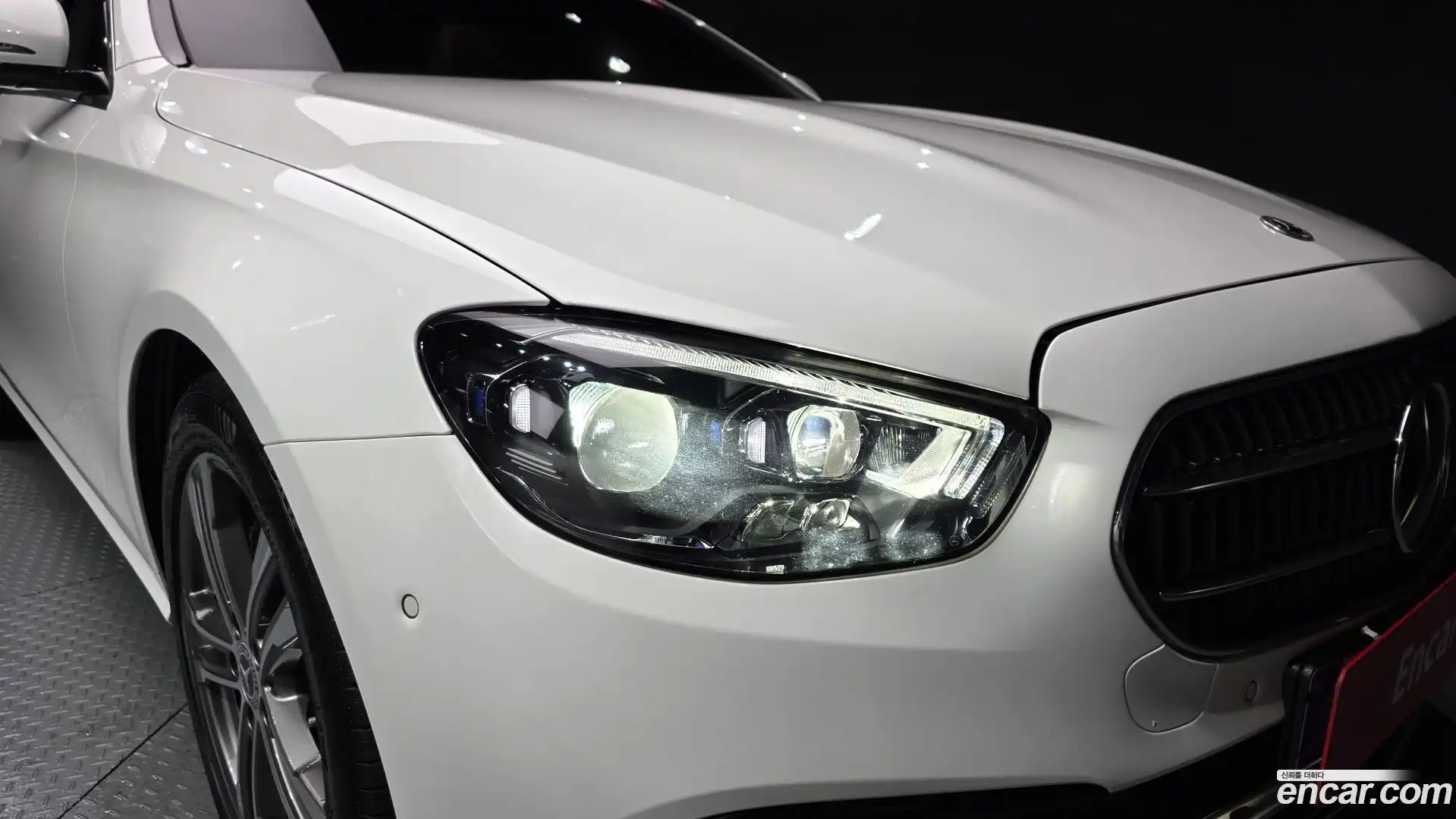 E-Class Mercedes-Benz 2022.3-OUTER-032