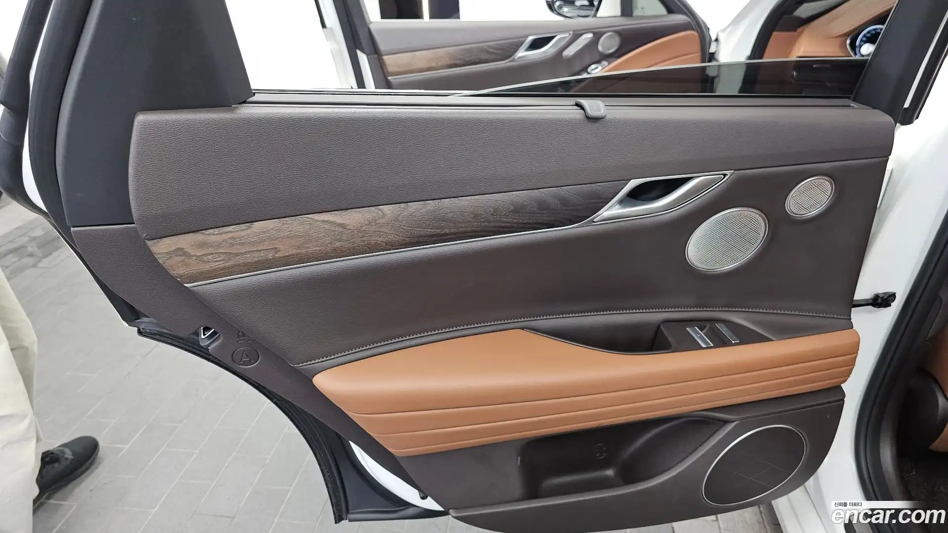 G80 Genesis 2020.10-INNER-035