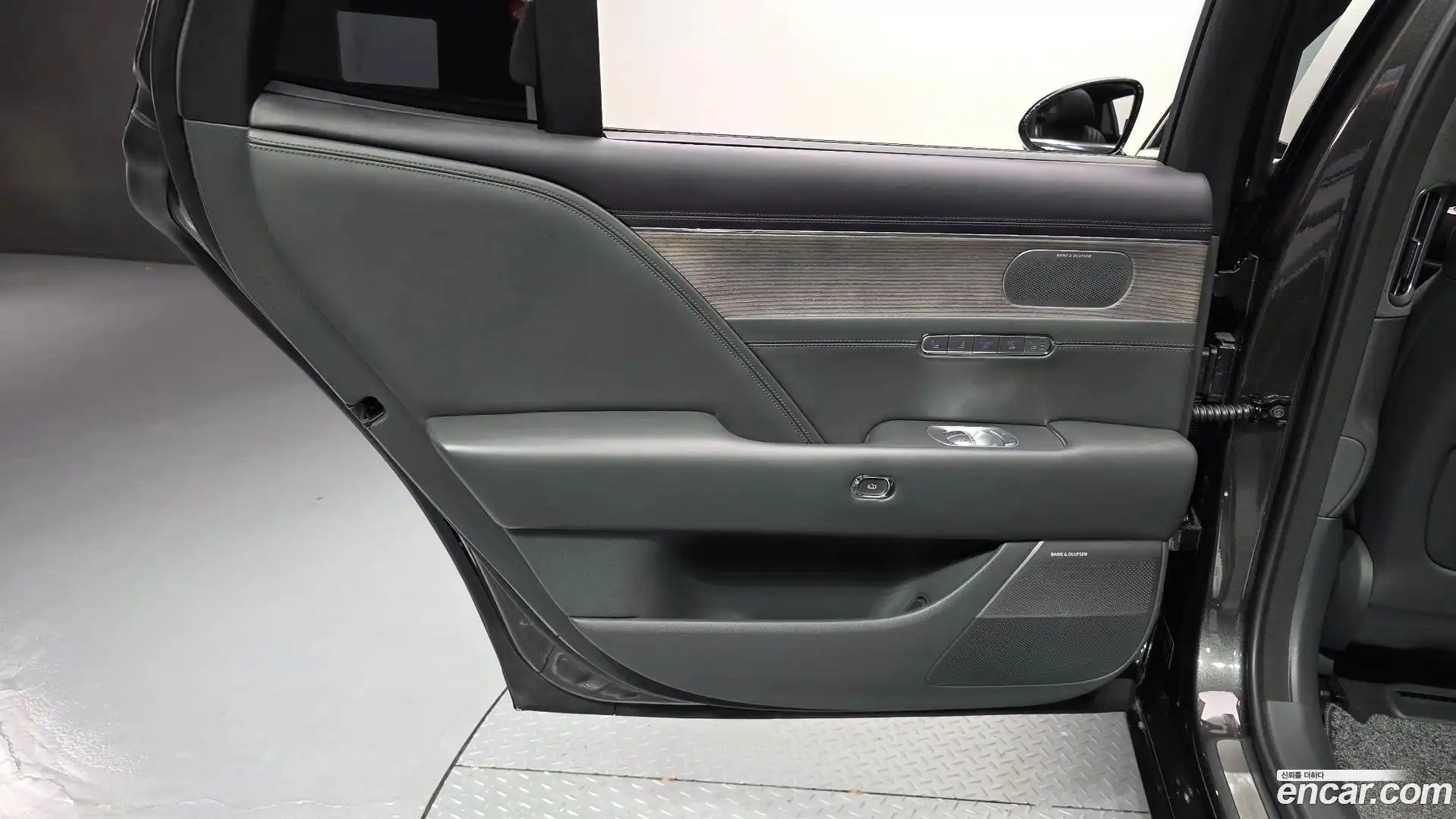 G90 Genesis 2022.6-INNER-035