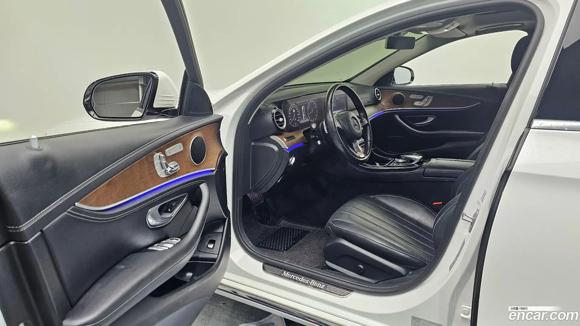 E-Class Mercedes-Benz 2017.5-INNER-010