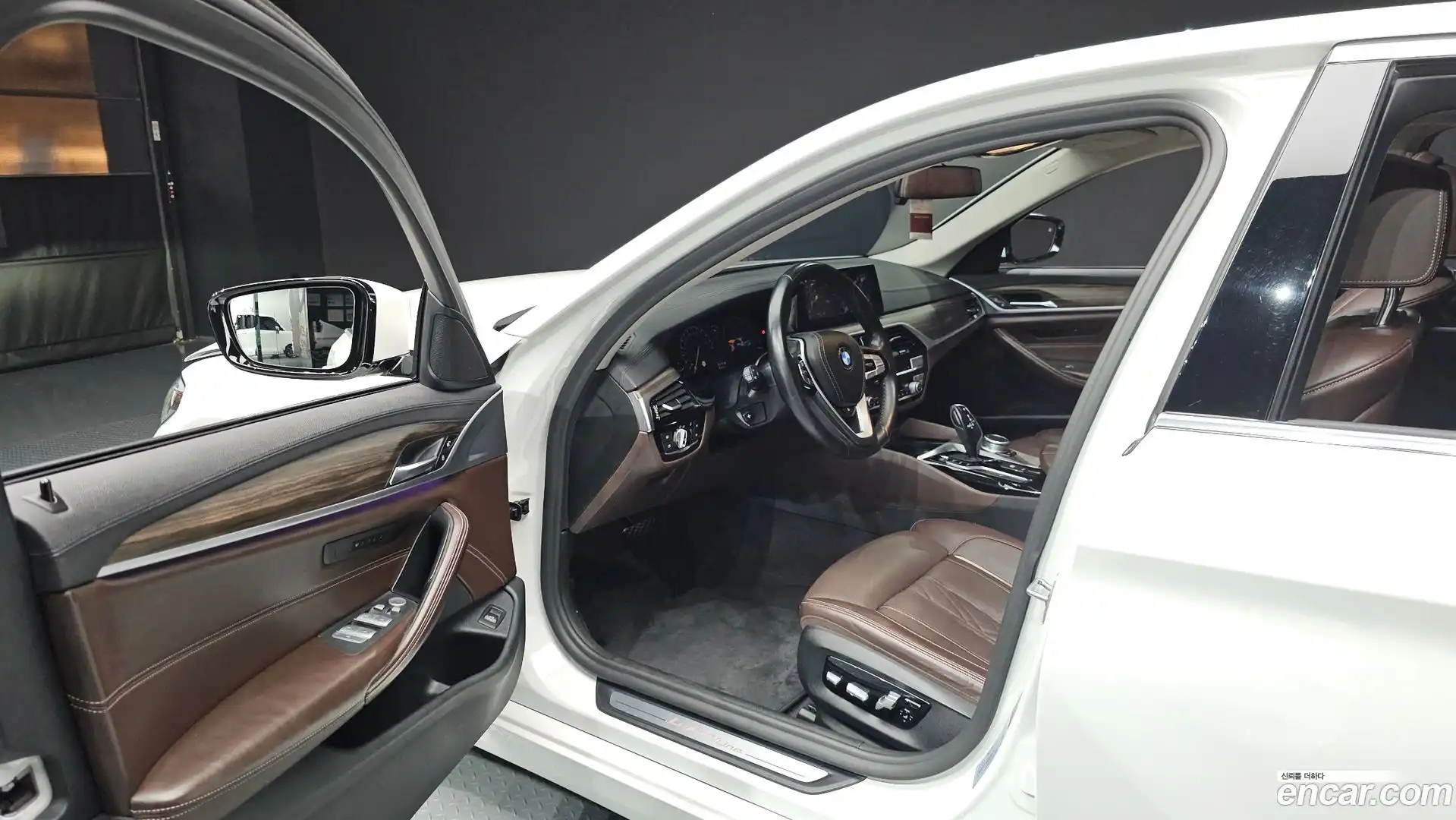 5-Series BMW 2019.6-INNER-010