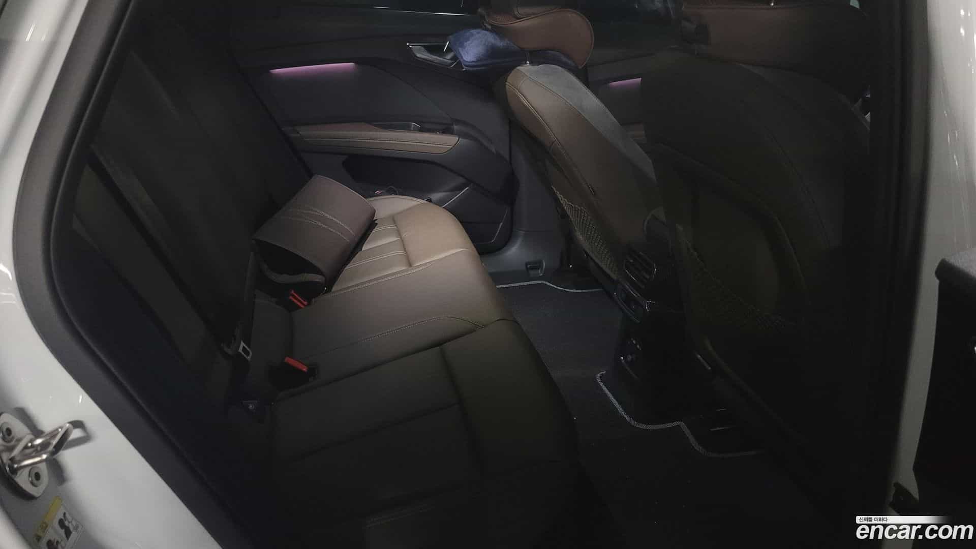 Q4 e-tron Audi 2025.7-OPTION-018