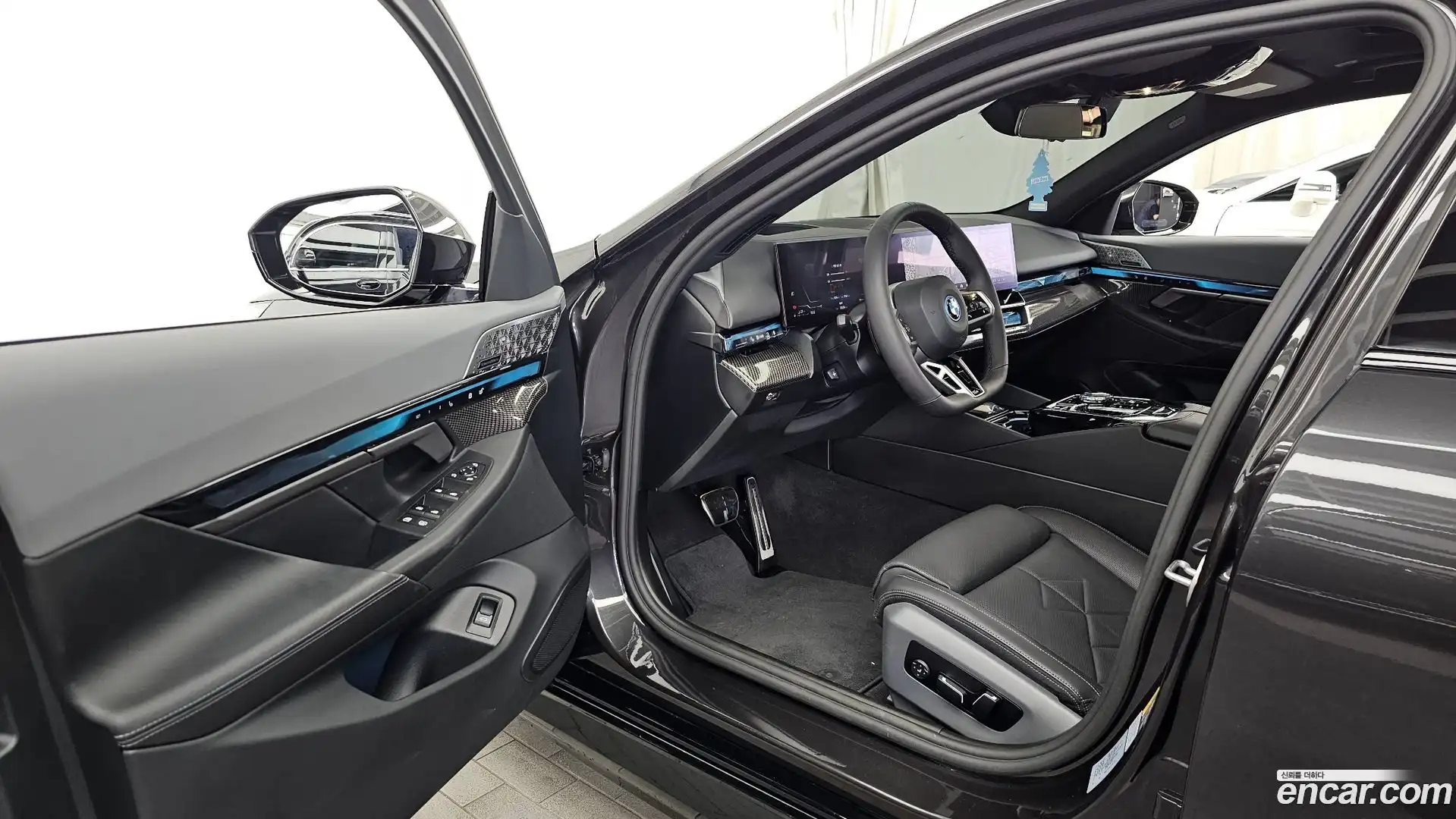 5-Series BMW 2025.0-INNER-010
