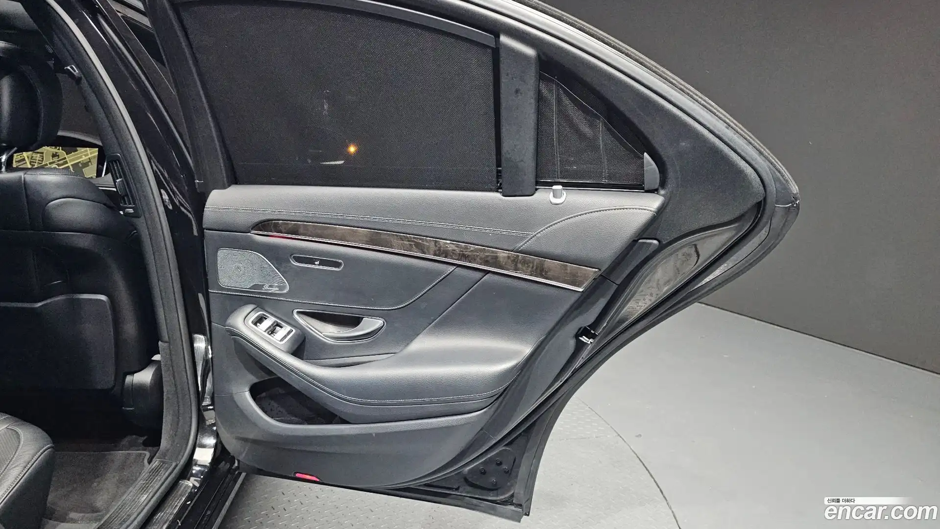 S-Class Mercedes-Benz 2015.9-INNER-035