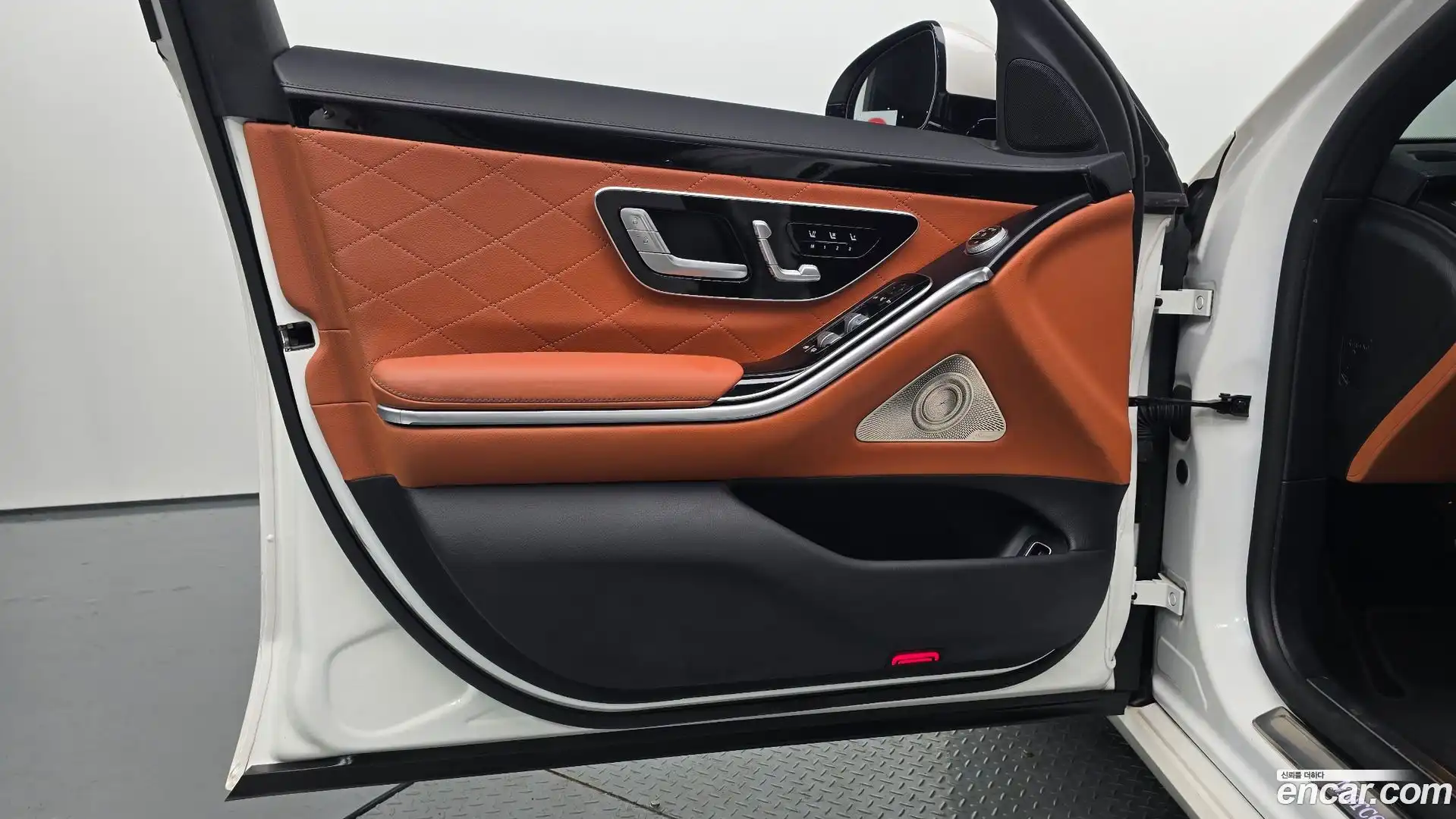 S-Class Mercedes-Benz 2023.1-INNER-034