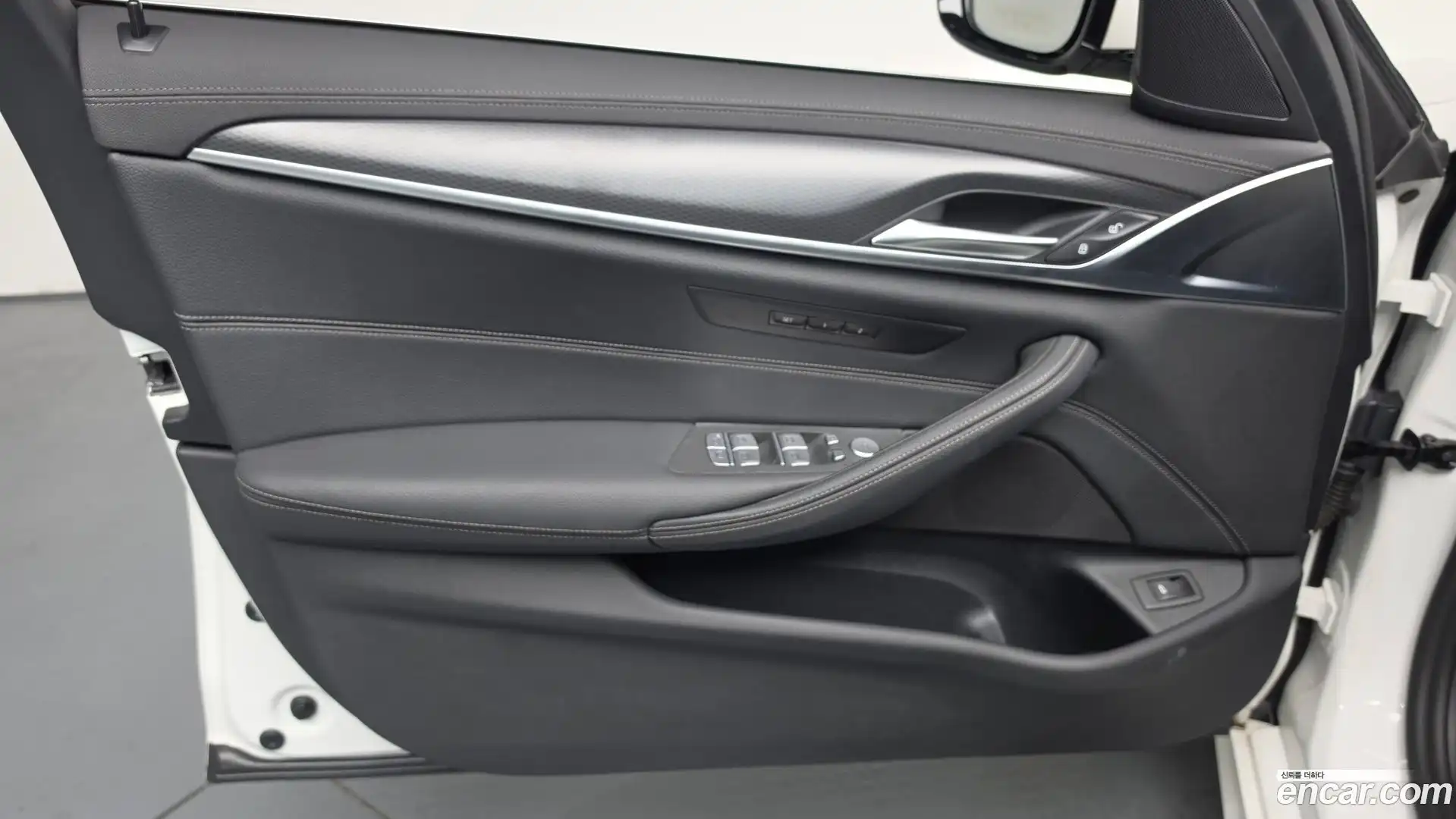 5-Series BMW 2022.10-INNER-034