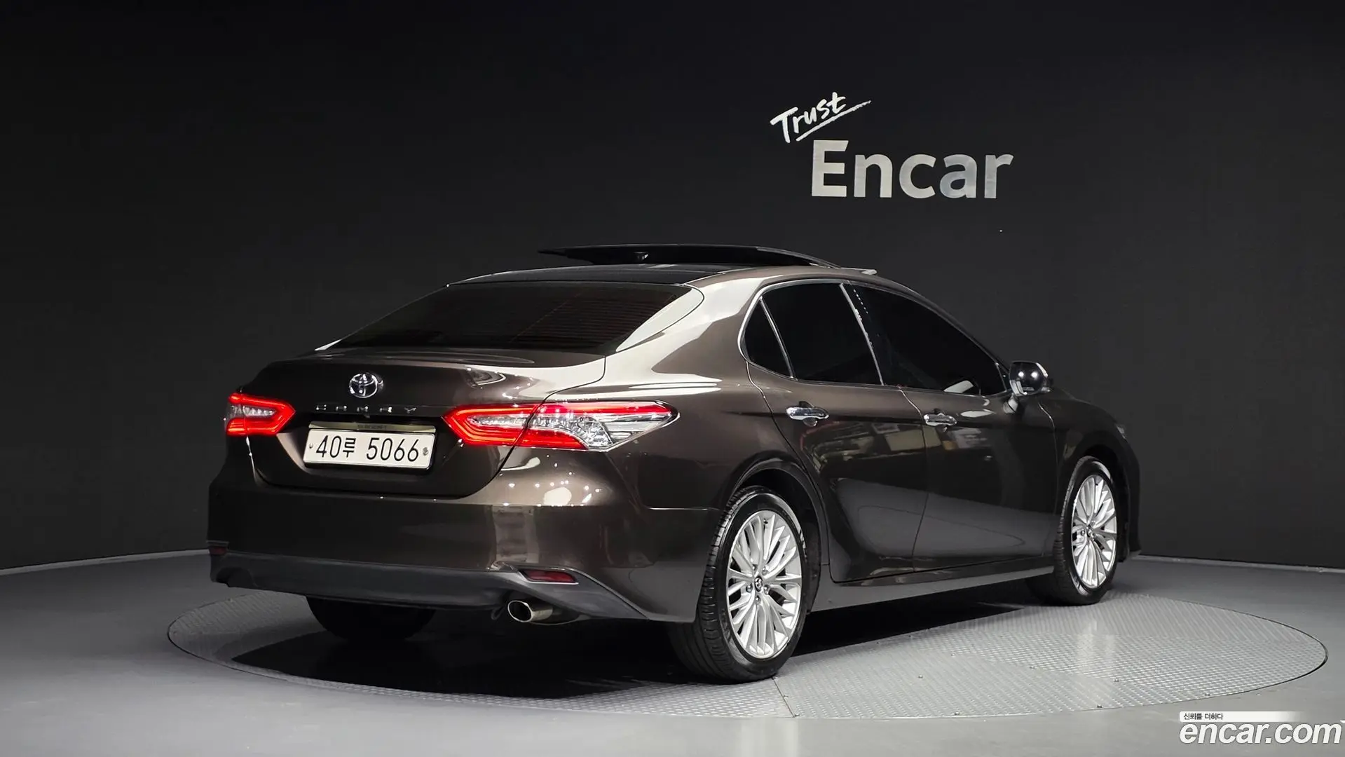 Main__Slider__Photo:Camry Toyota 2019.3-1