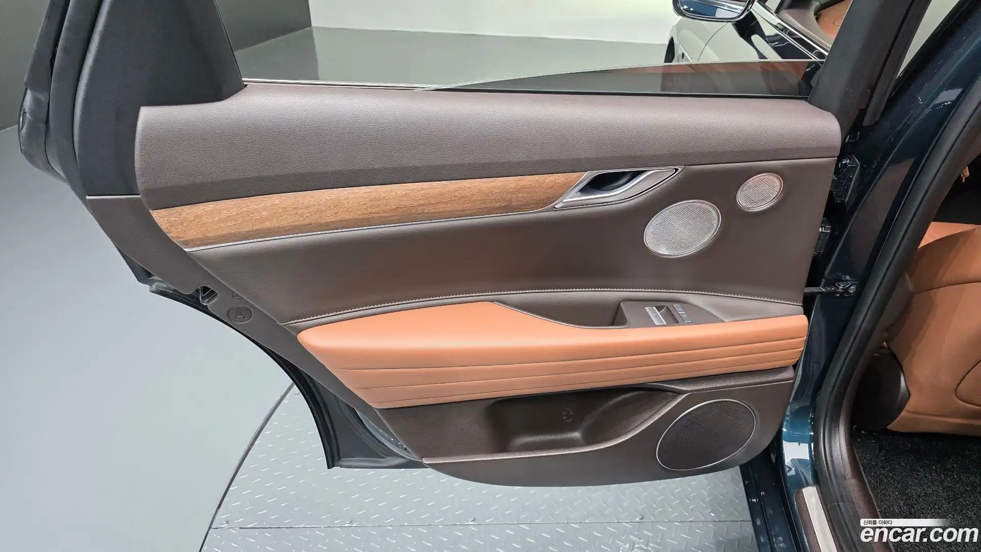 G80 Genesis 2023.5-INNER-035