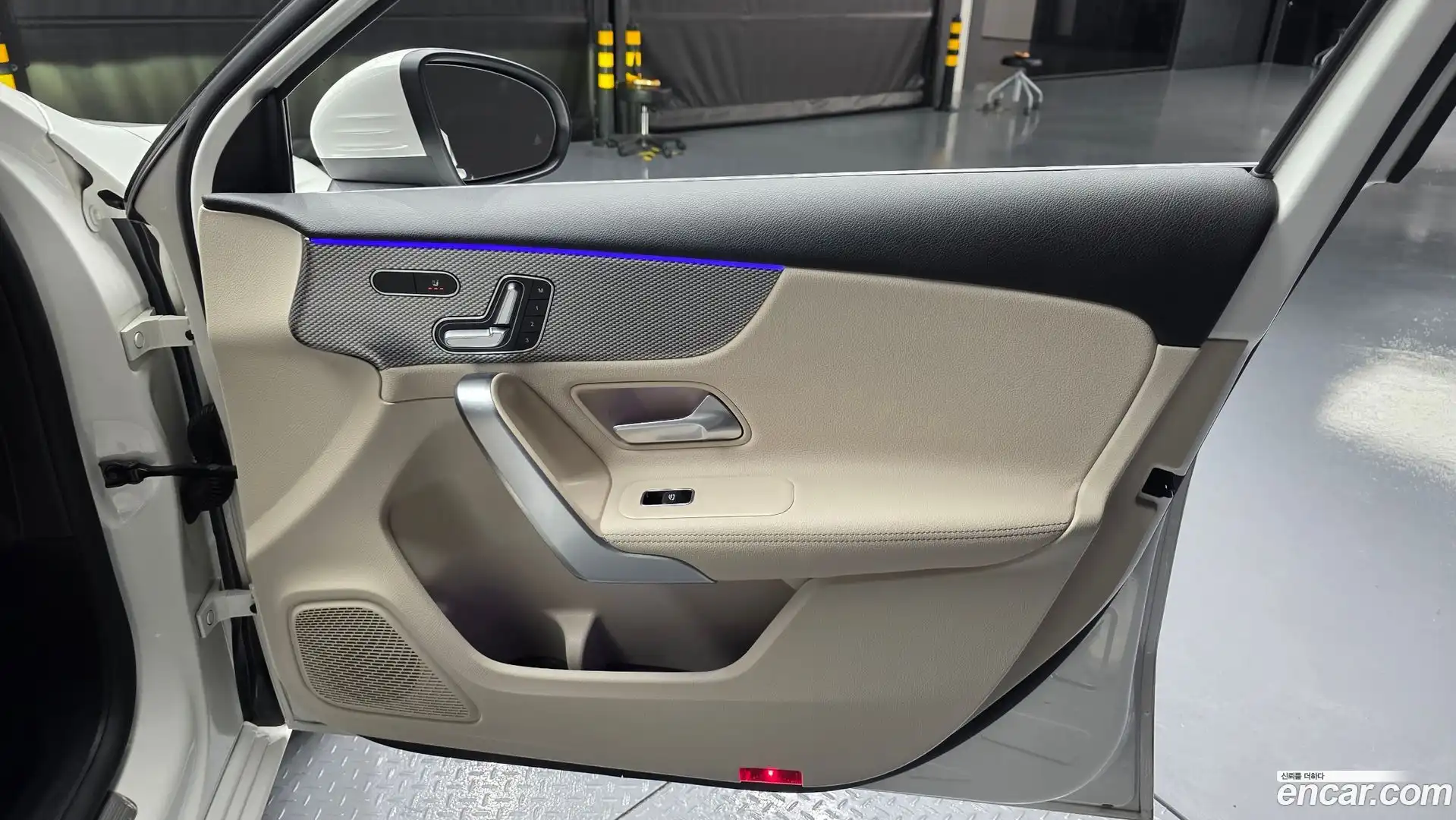 A-Class Mercedes-Benz 2022.9-INNER-035