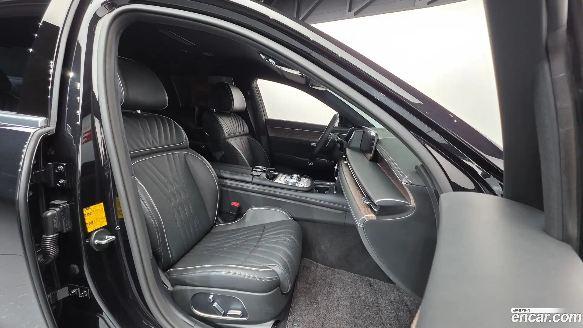 G90 Genesis 2023.11-INNER-010
