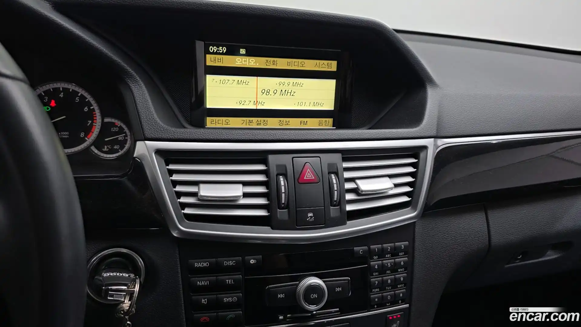 E-Class Mercedes-Benz 2010.5-OPTION-018