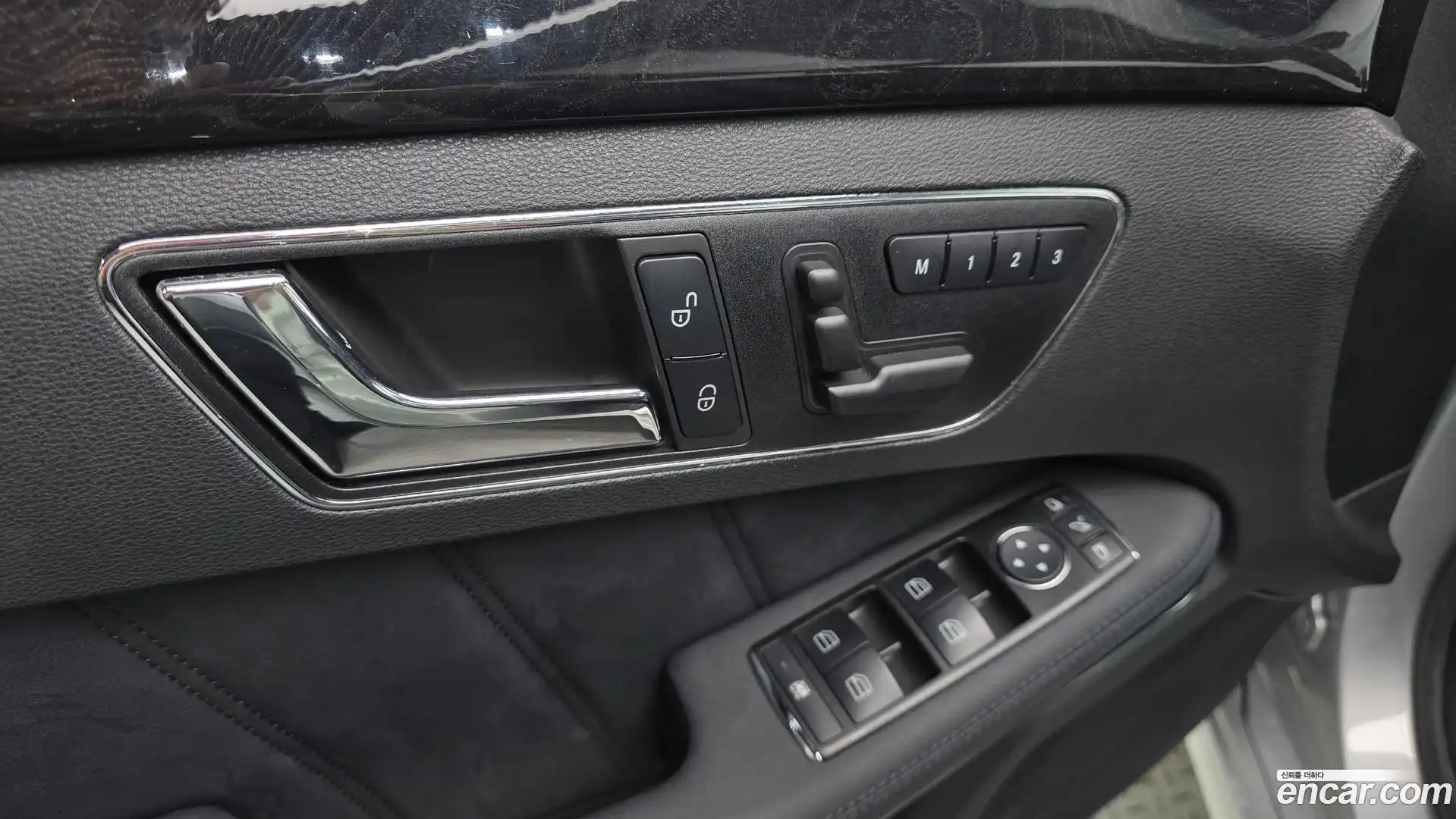 E-Class Mercedes-Benz 2010.5-OPTION-023