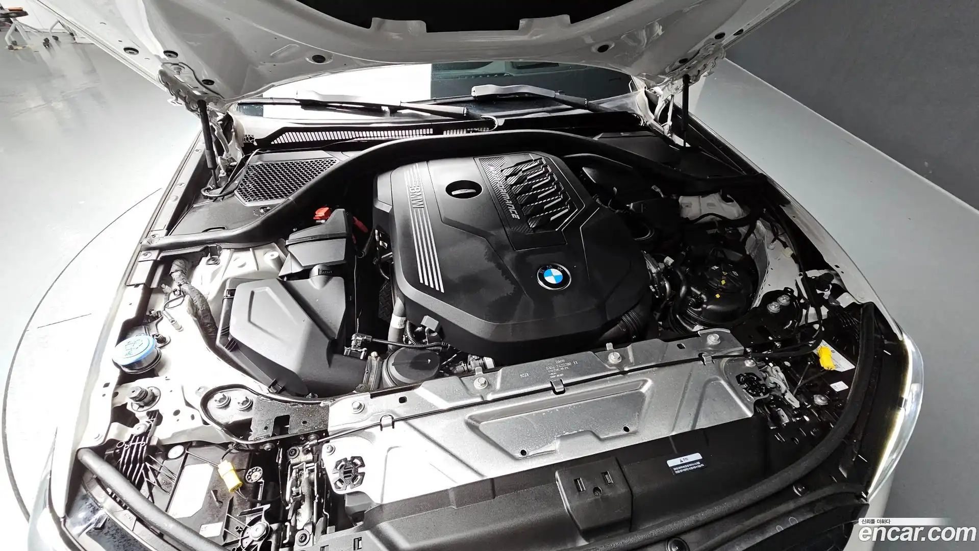 3-Series BMW 2024.5-OUTER-006