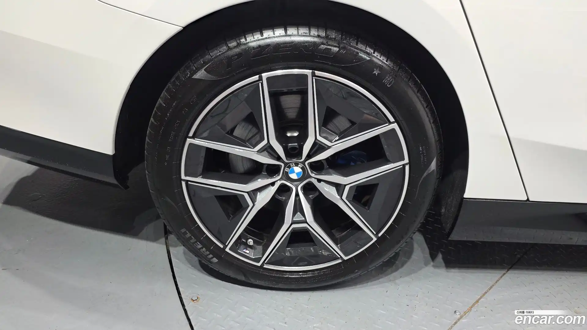 5-Series BMW 2025.5-OUTER-005