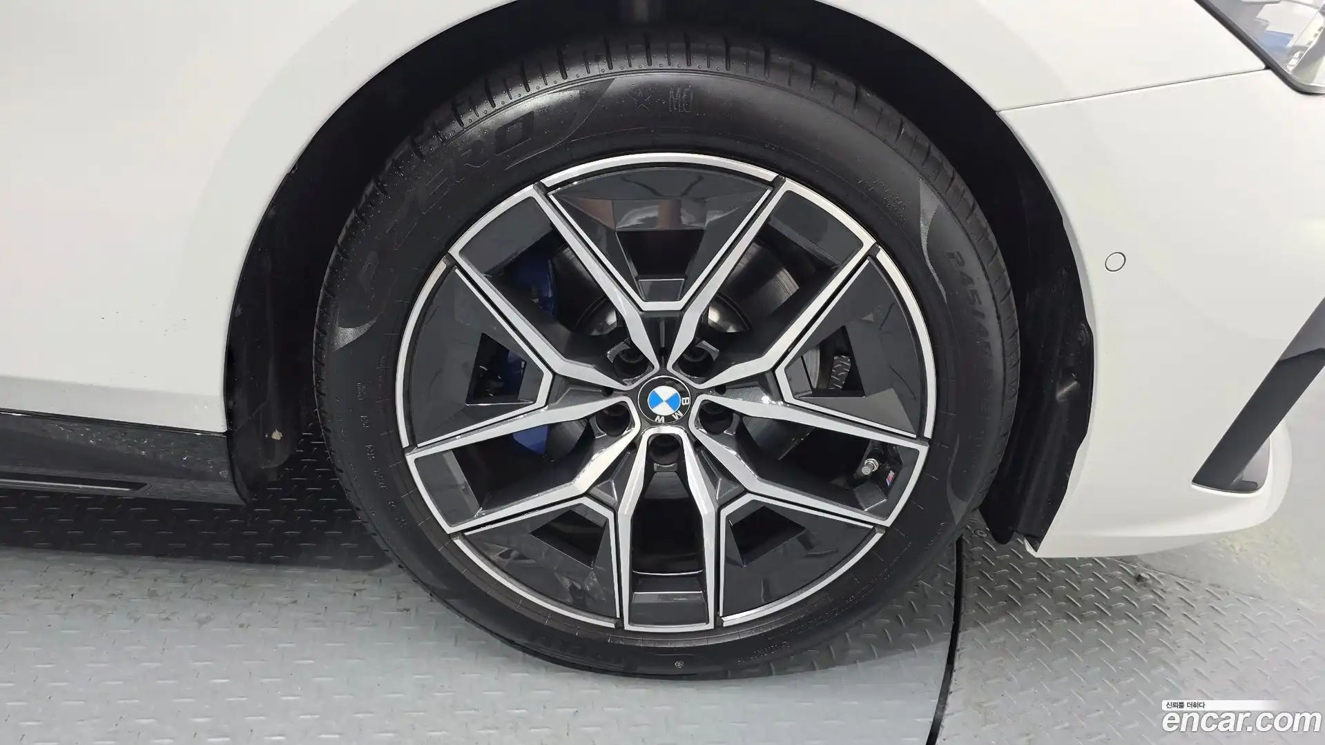 5-Series BMW 2025.5-OUTER-031