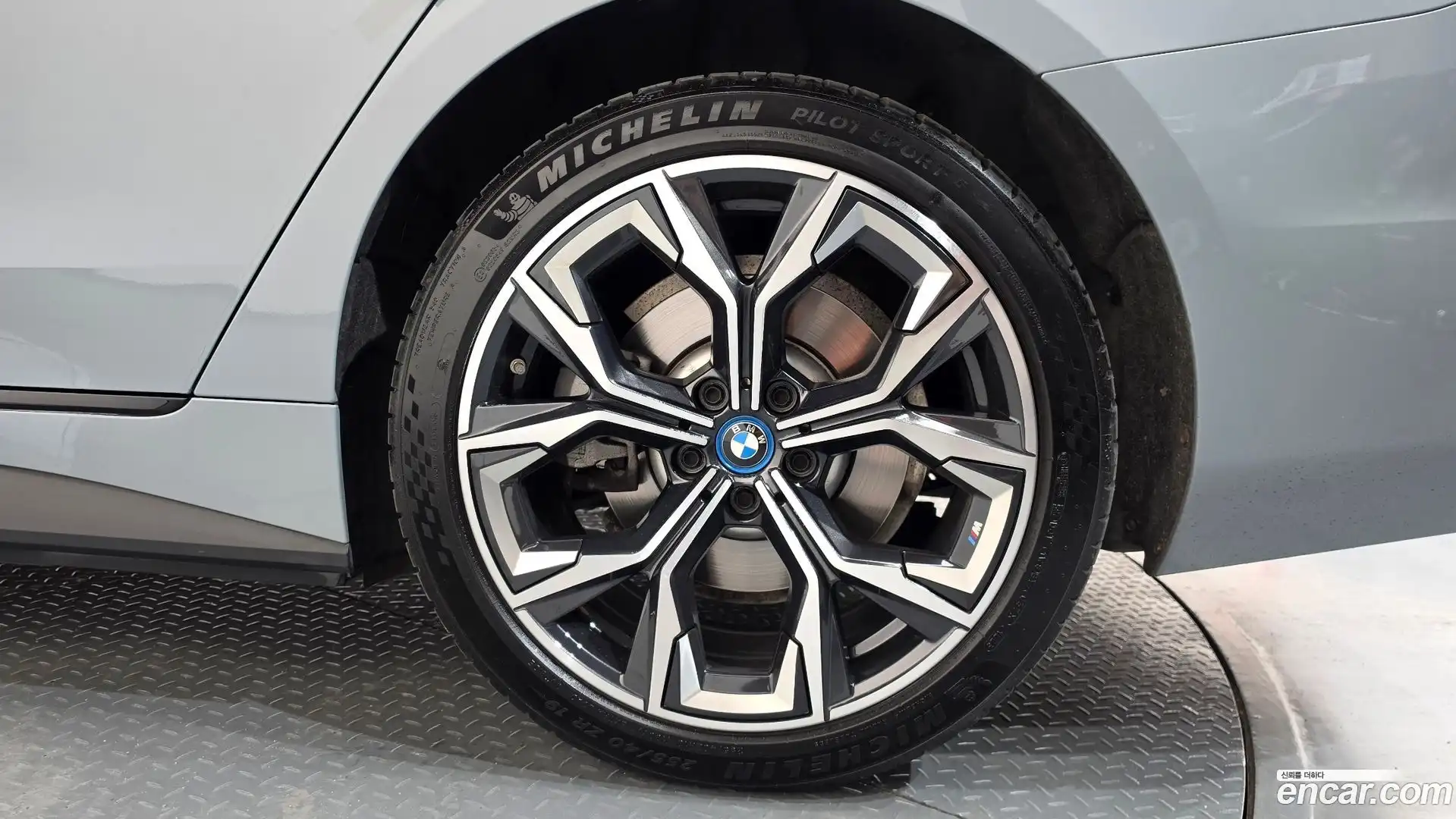 i4 BMW 2022.3-OUTER-031