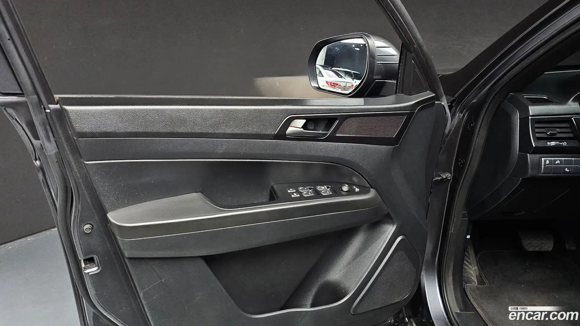 Rexton KG Mobility 2020.6-INNER-034