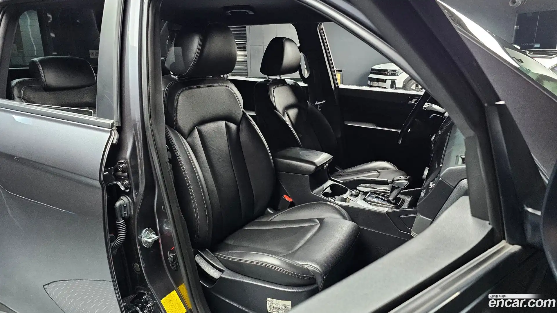 Rexton KG Mobility 2020.6-INNER-036