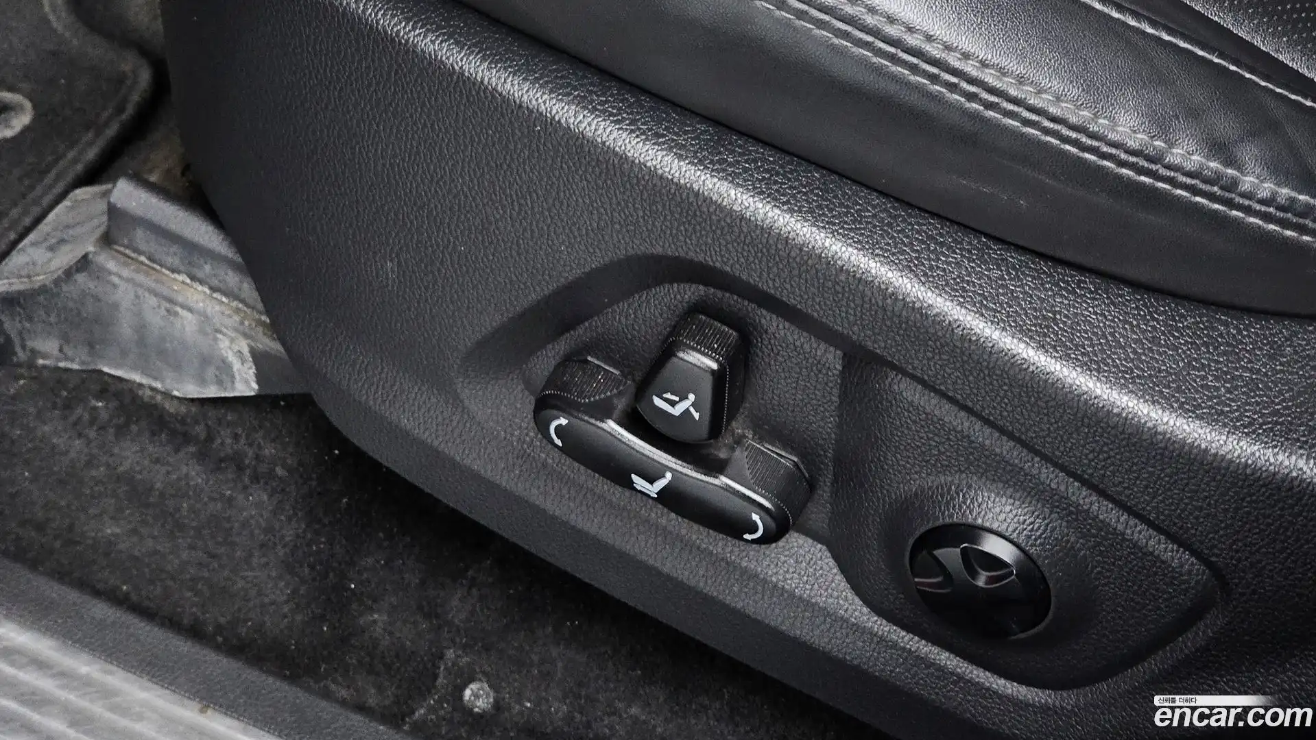 Rexton KG Mobility 2020.6-OPTION-042